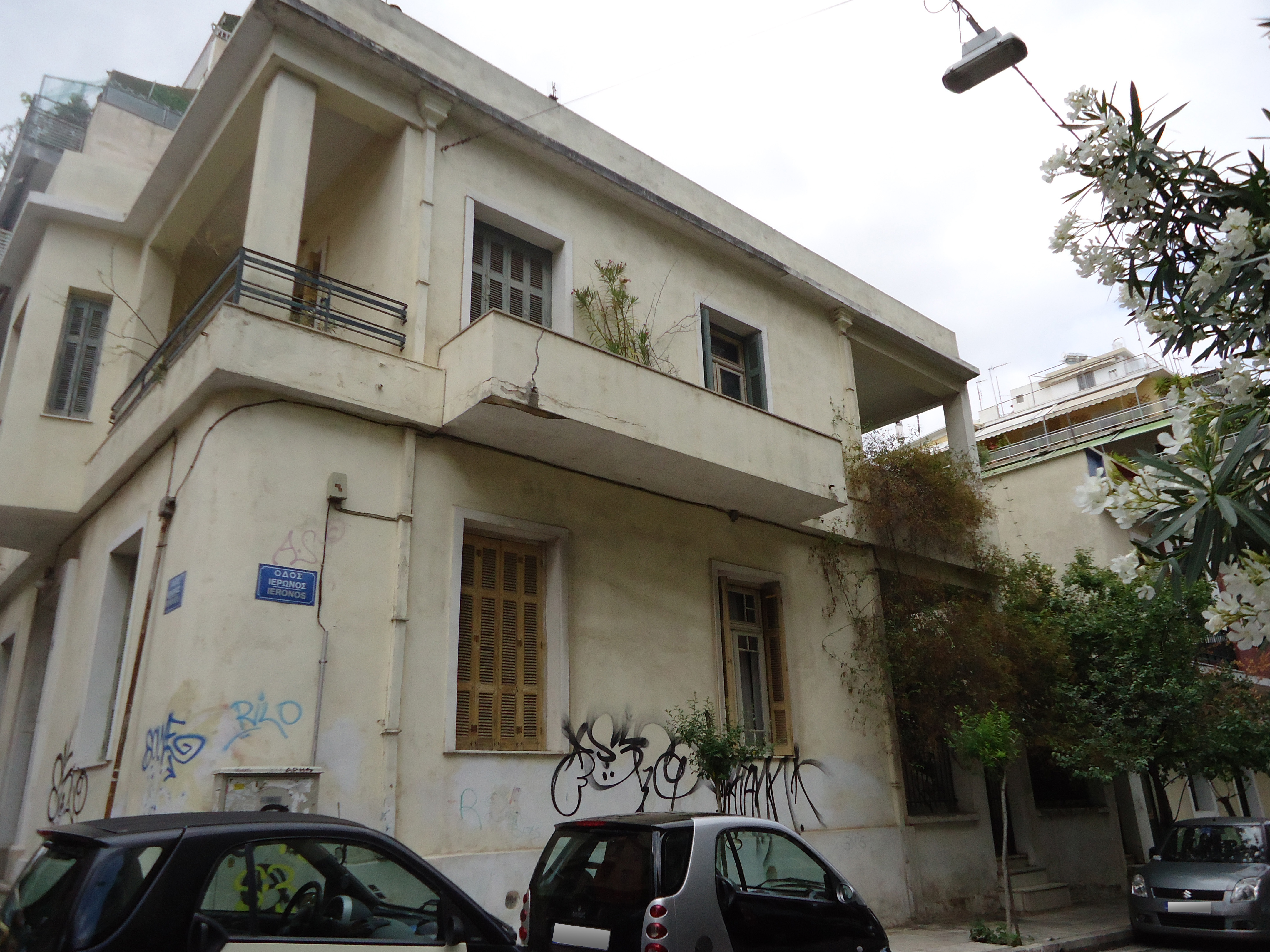 Γενική πλάγιας όψης επί της οδού Ιέρωνος