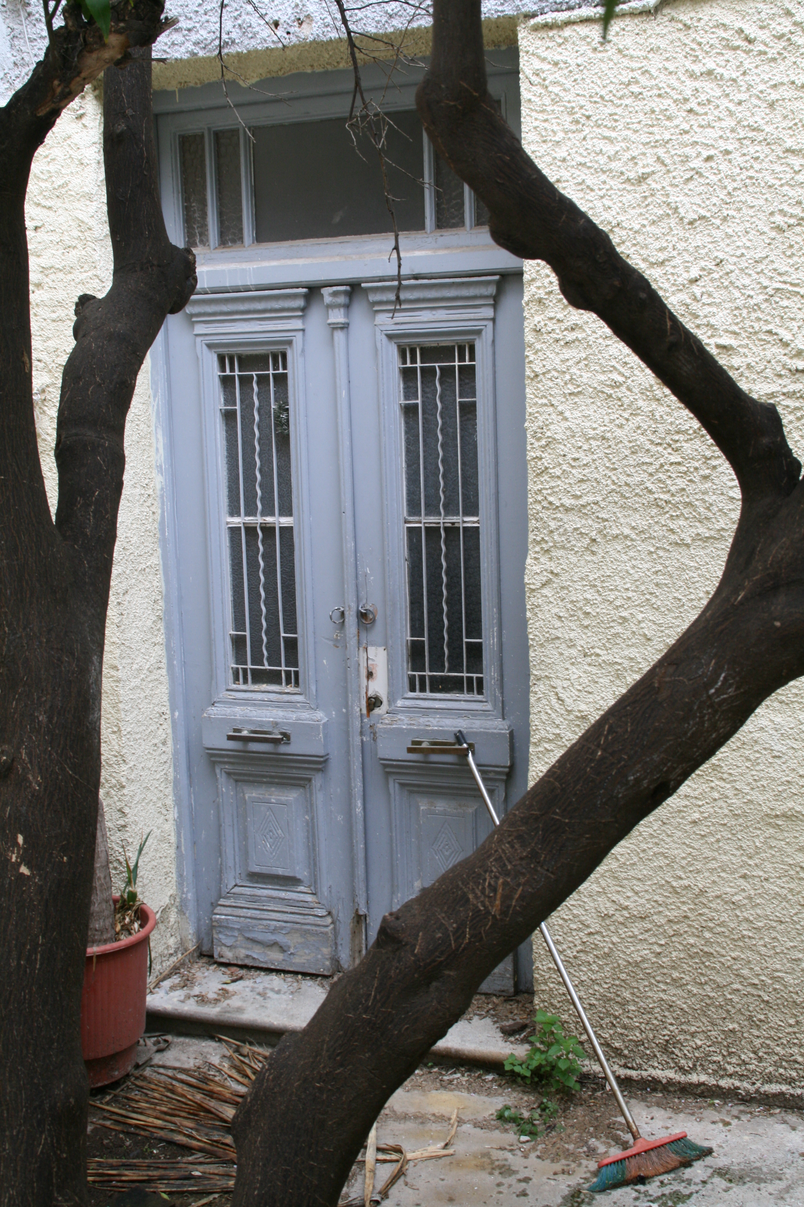 Entrance door to the ground-floor (2014)