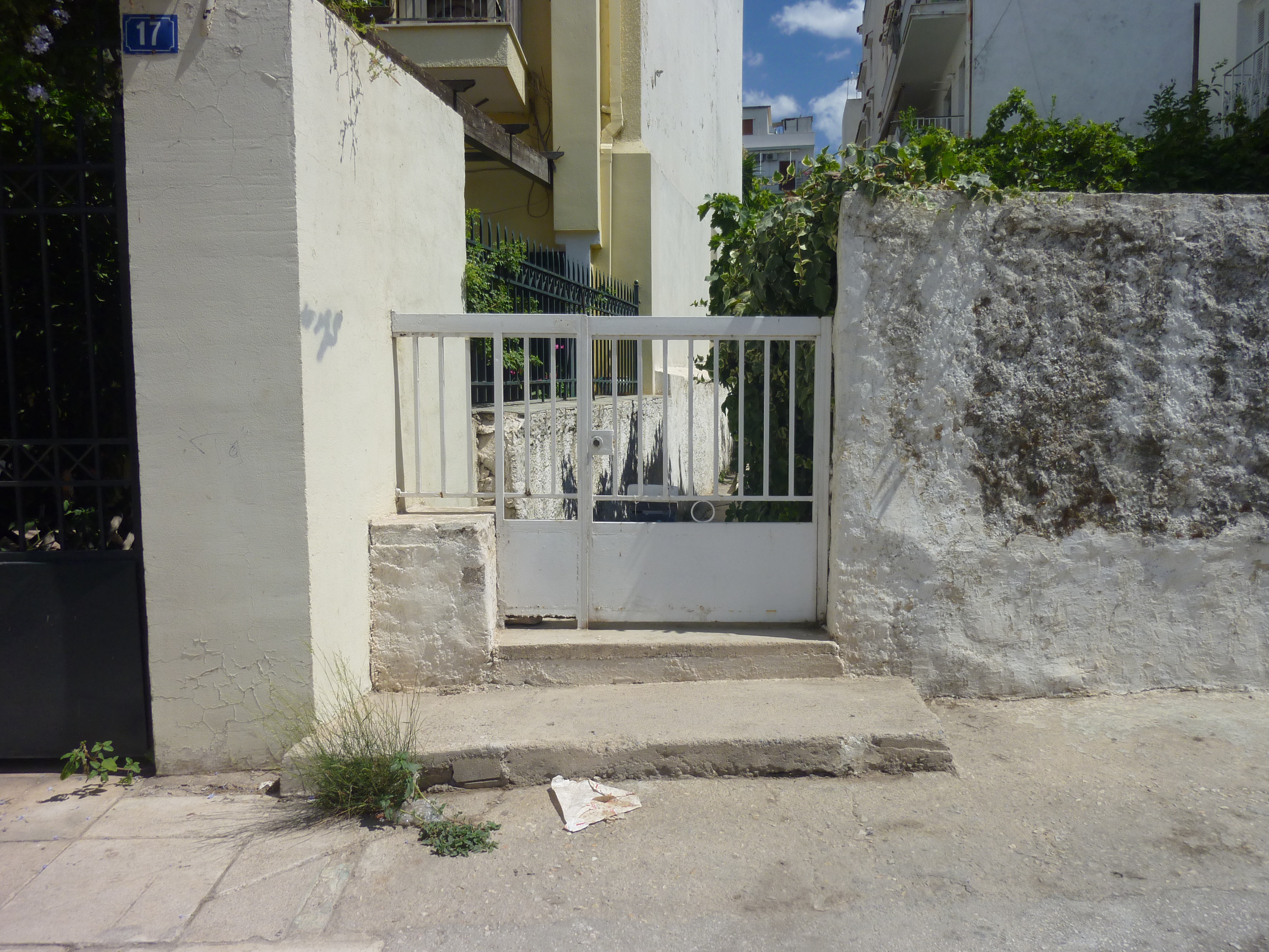 General view of yard door (2013)
