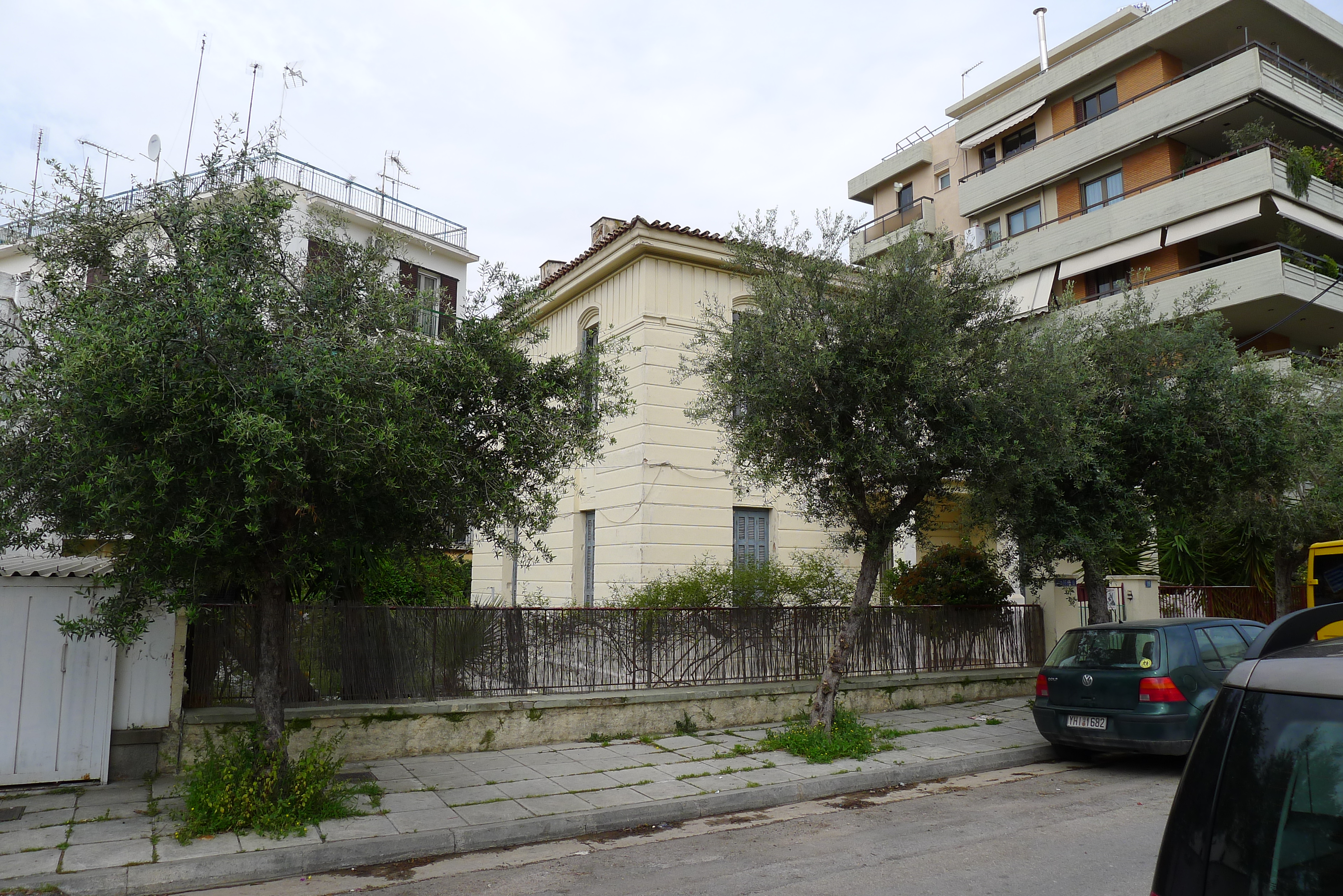 General view with the garden