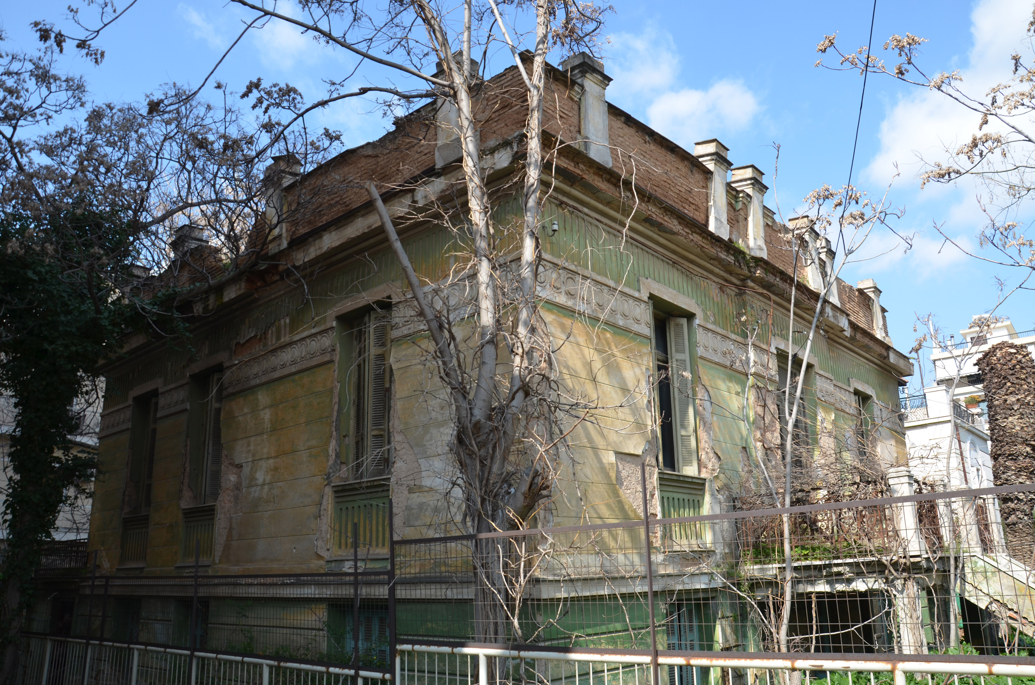 General view of the building (2013)