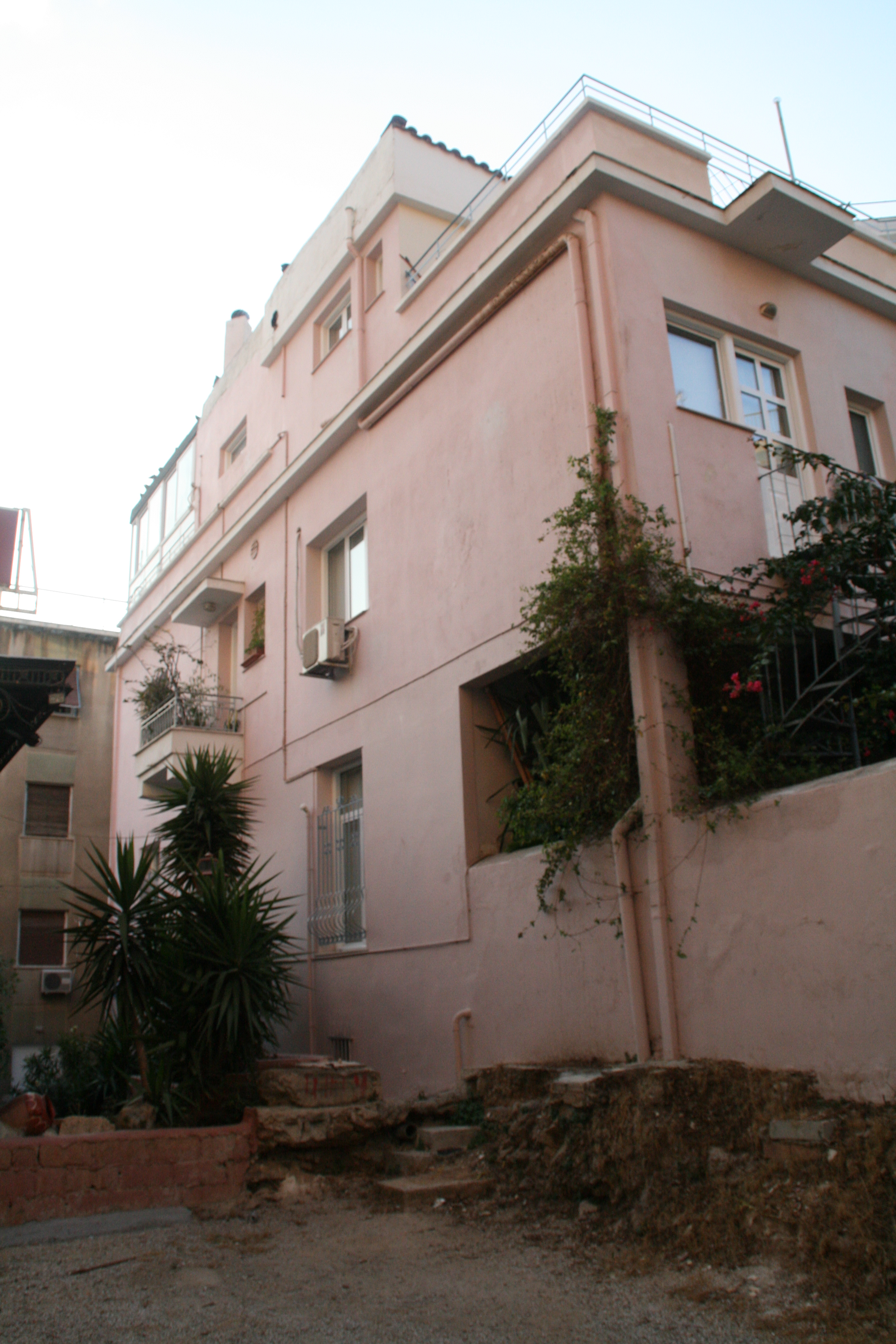 General view of the facade on Xrysafi street (2014)