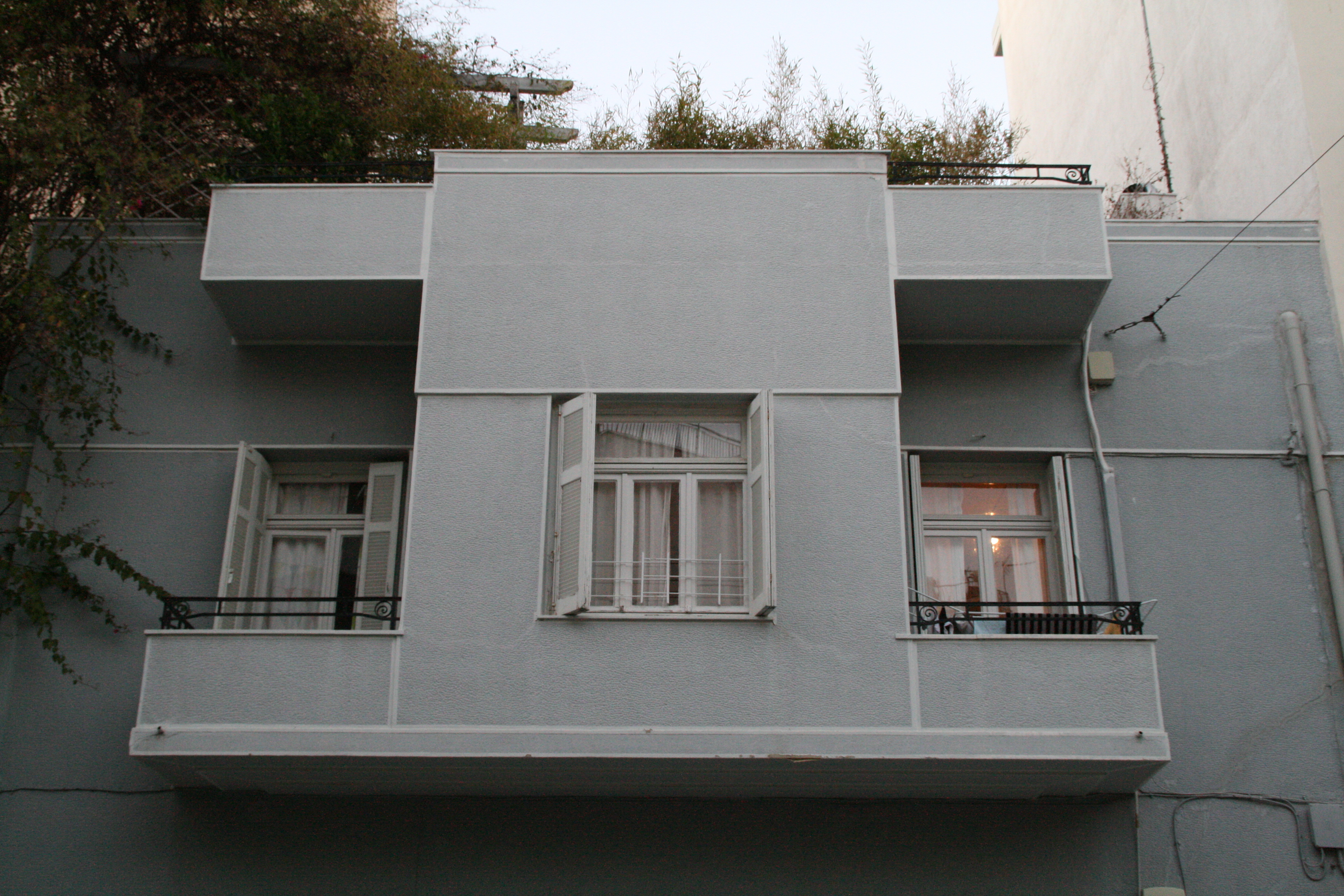 Detail of the main facade, balcony of the 1st floor (2014)