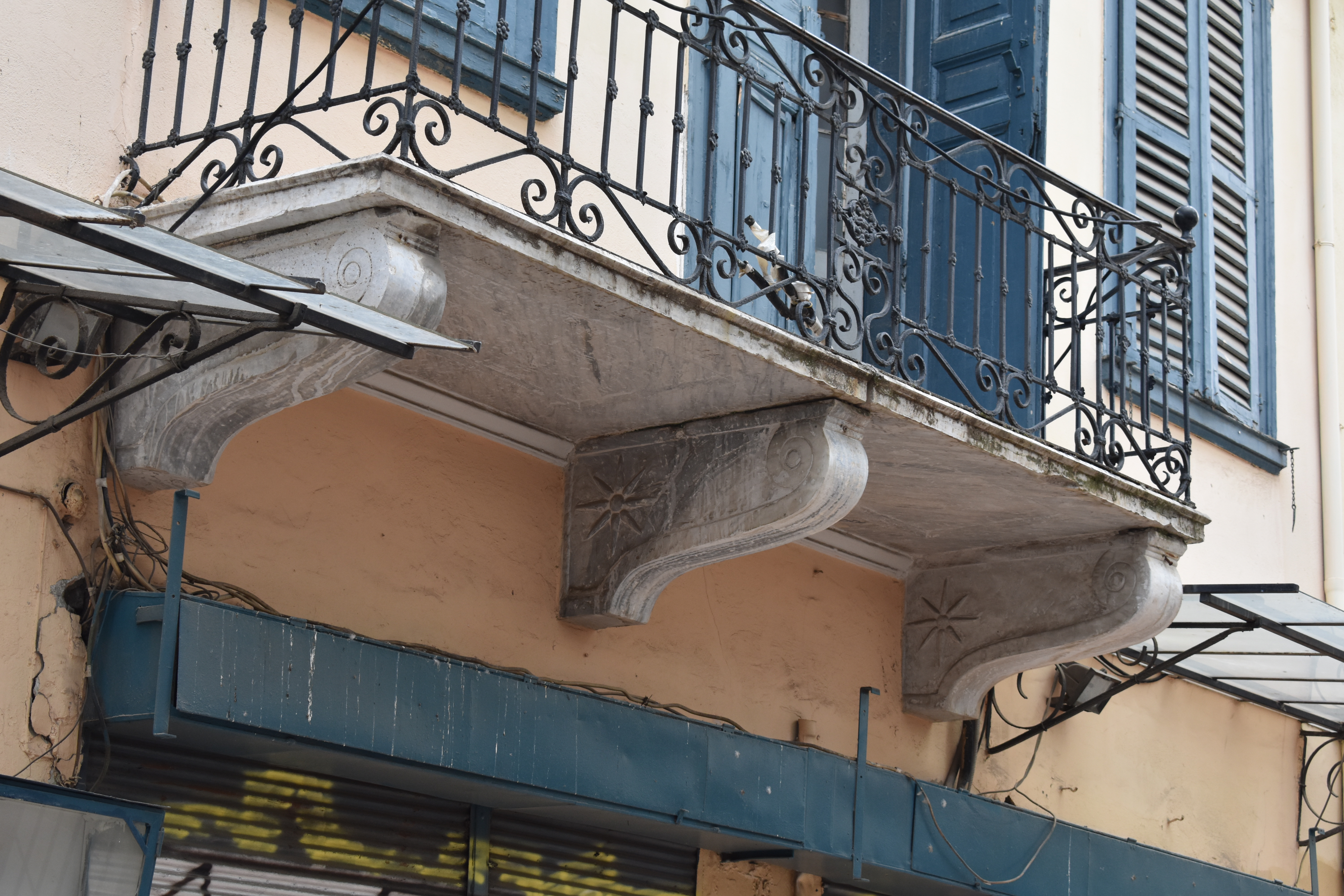 Λεπτομέρεια κύριας όψης
