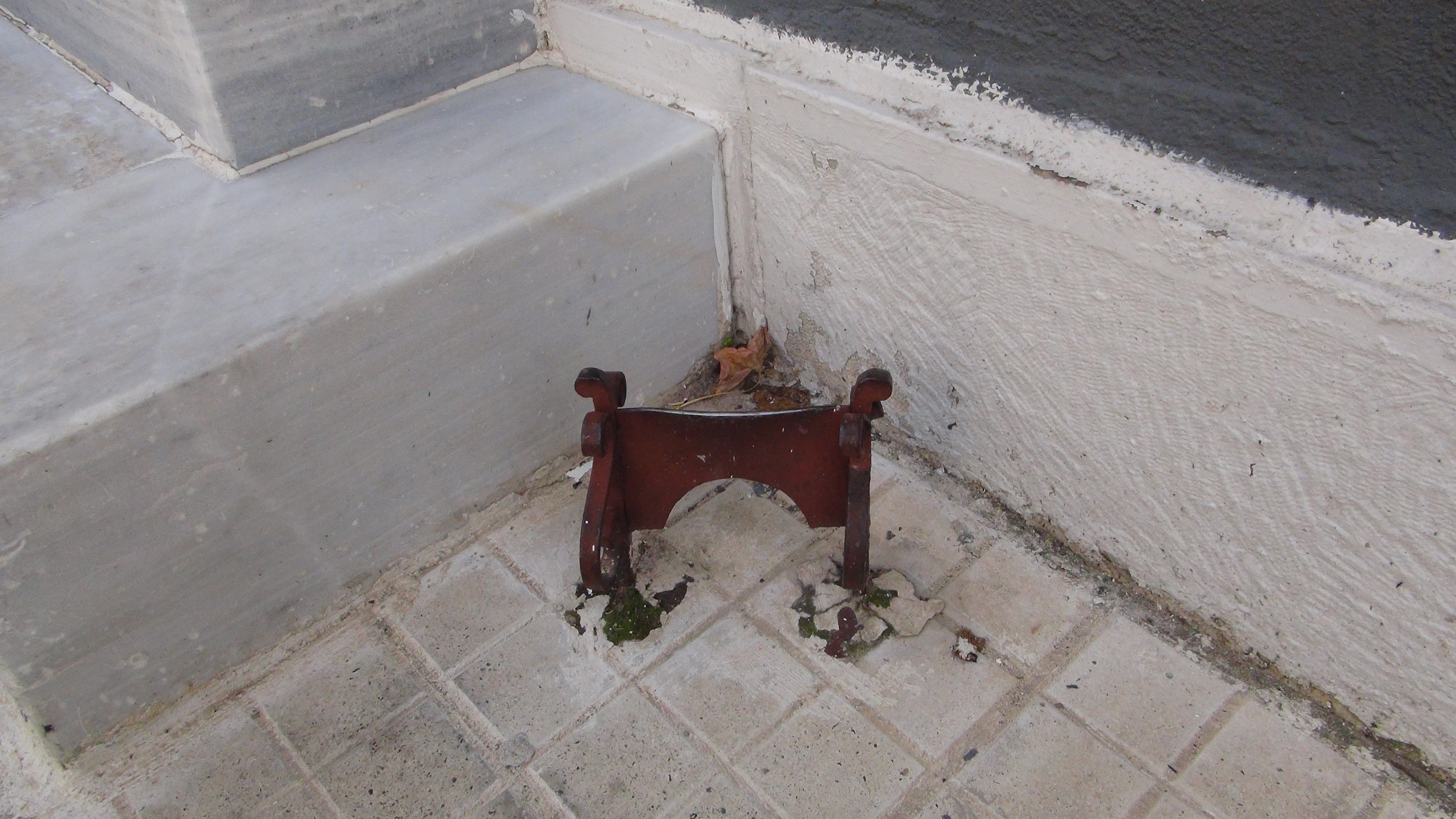 Μεταλλικό ποδόμακτρο