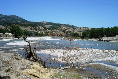 Ντόπιοι ψαράδες, «υποψήφιοι εργάτες» του υδροηλεκτρικού σταθμού της ΔΕΗ