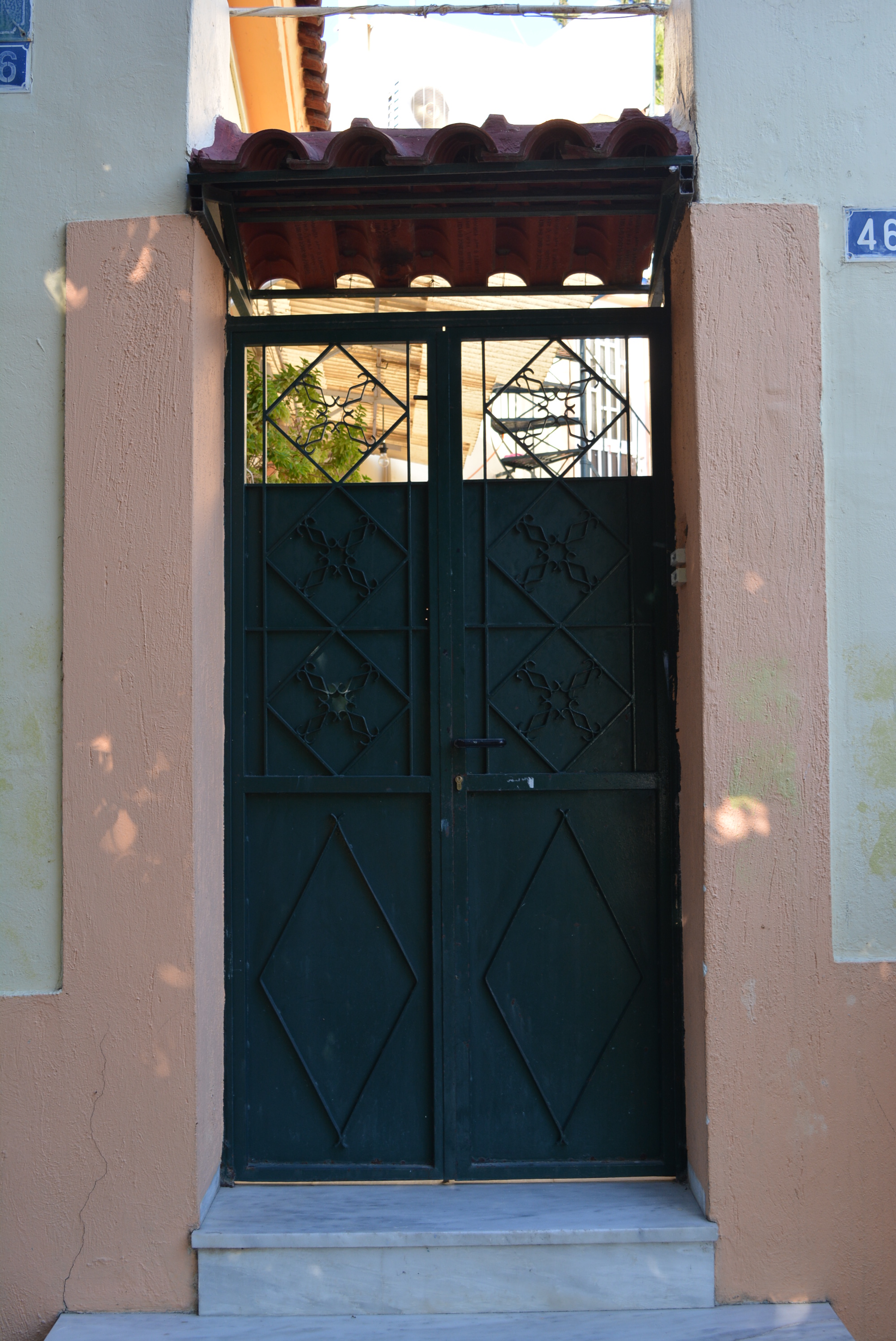 Yard gate