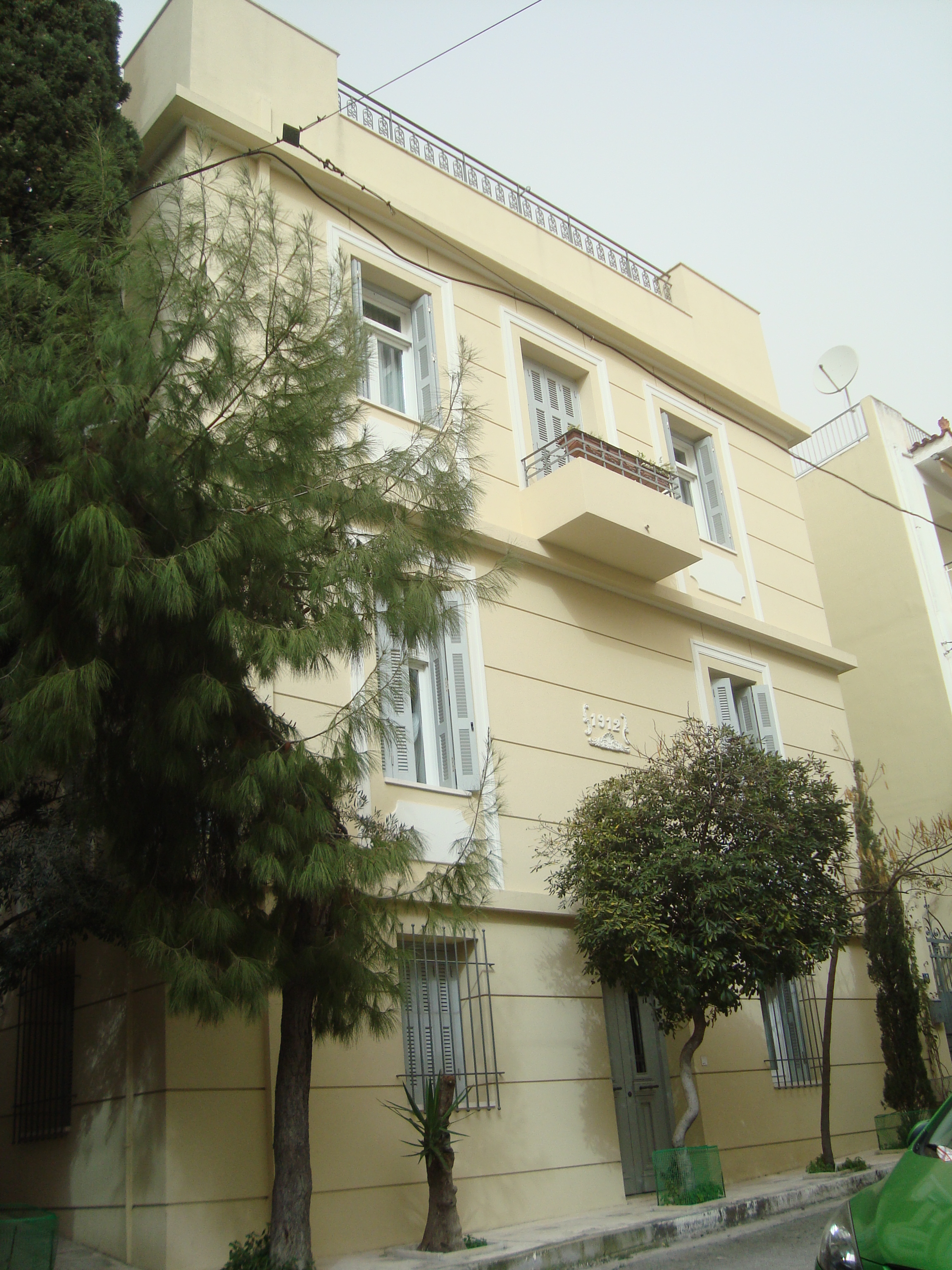 Γενική όψη επί της οδού Σταθογιάννη