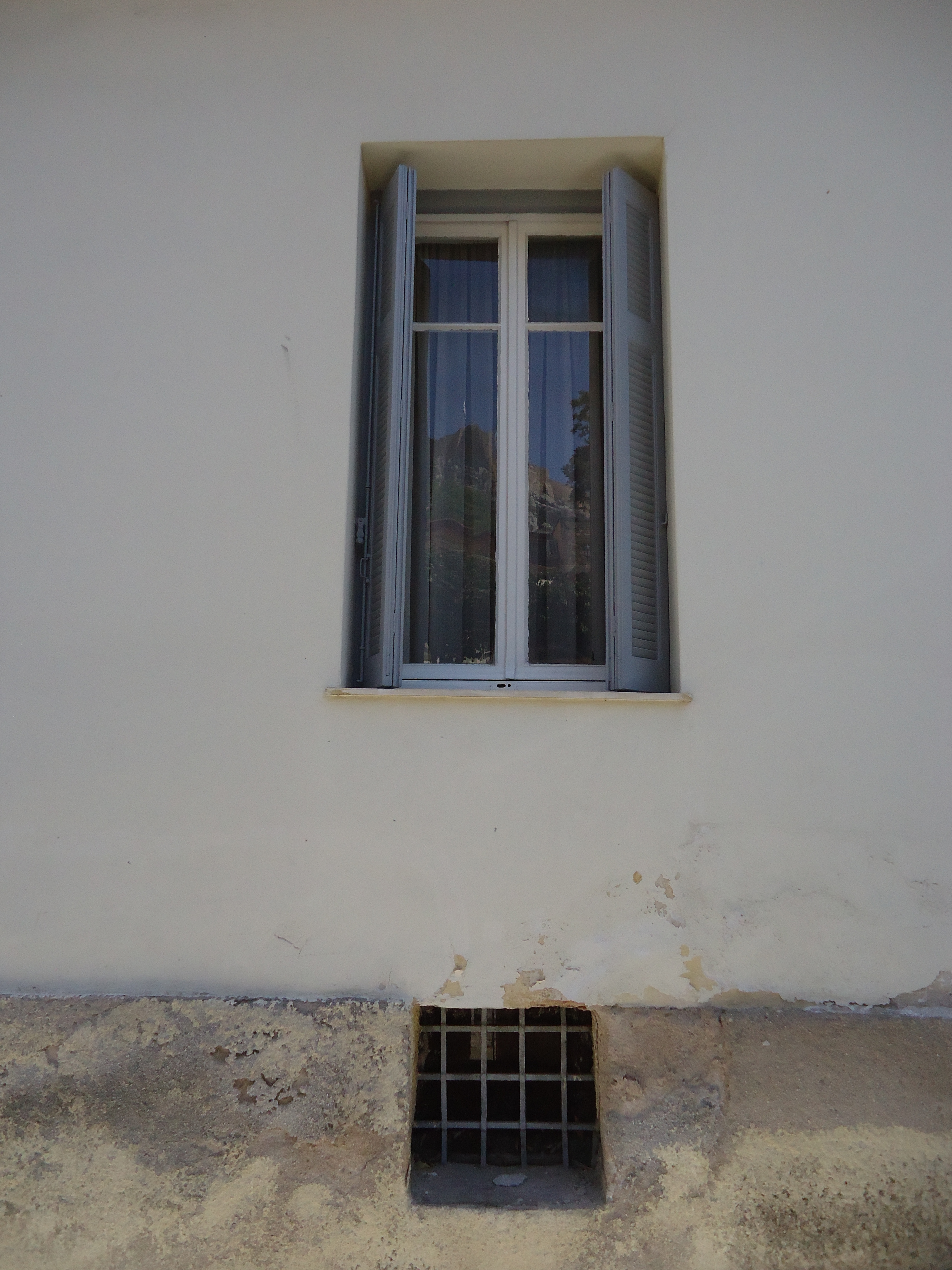 Λεπτομέρεια όψης επί της οδού Ερεχθέως