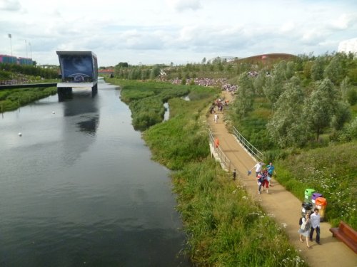 Νέοι υγρότοποι στον ποταμό Lea, Λονδίνο 2012. Πηγή: Tibor Varga