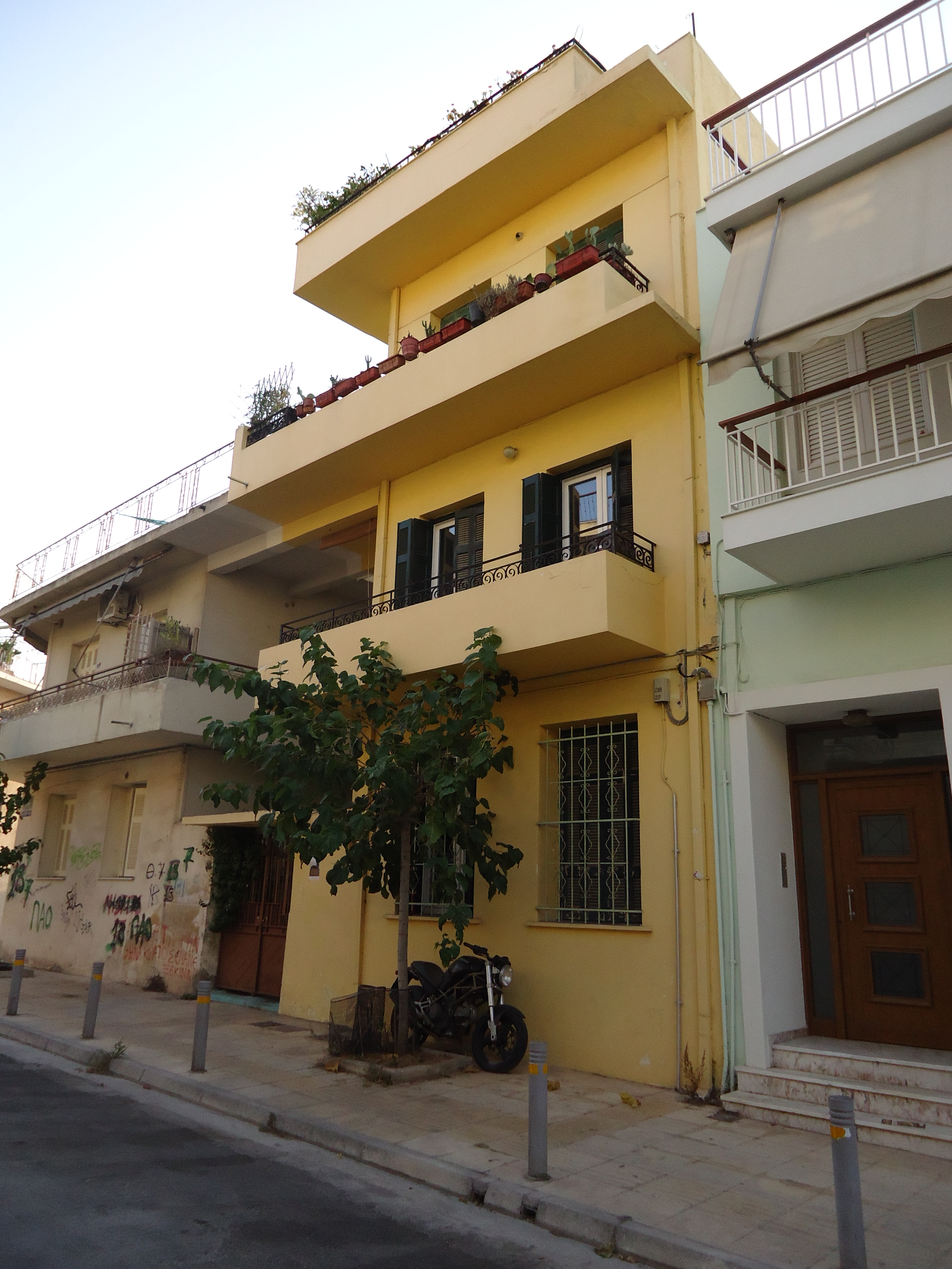 General view of the building (2015)