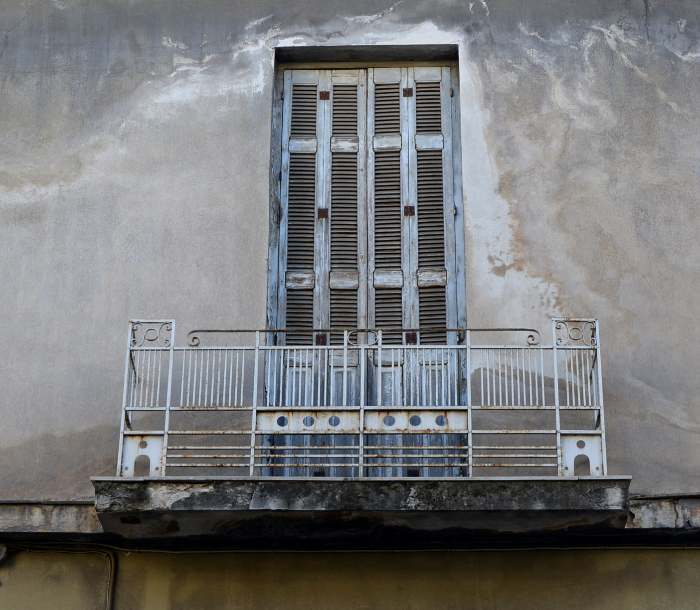 View of the balcony and window