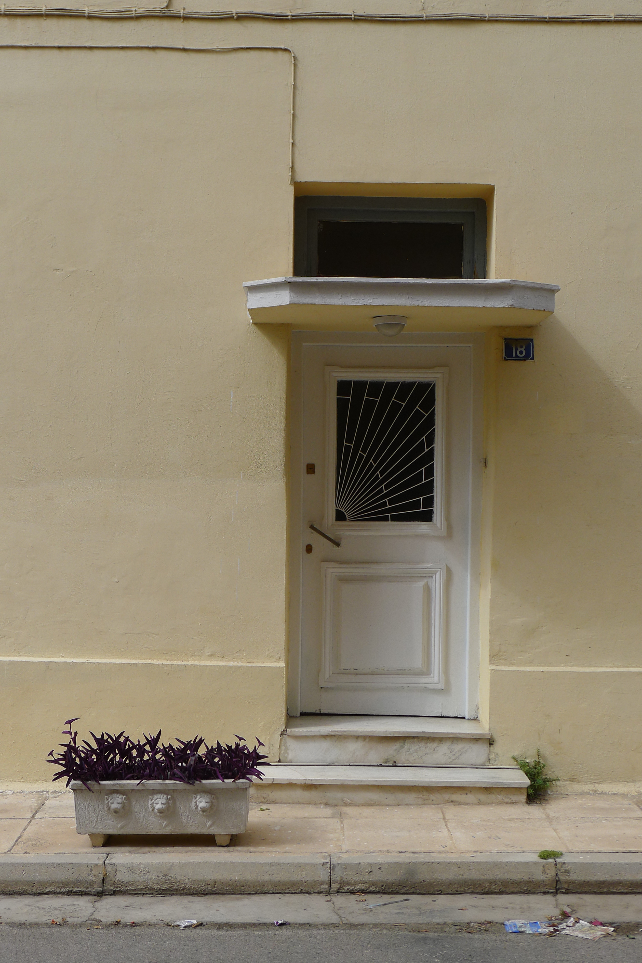 Entrance from Iliopoulou street