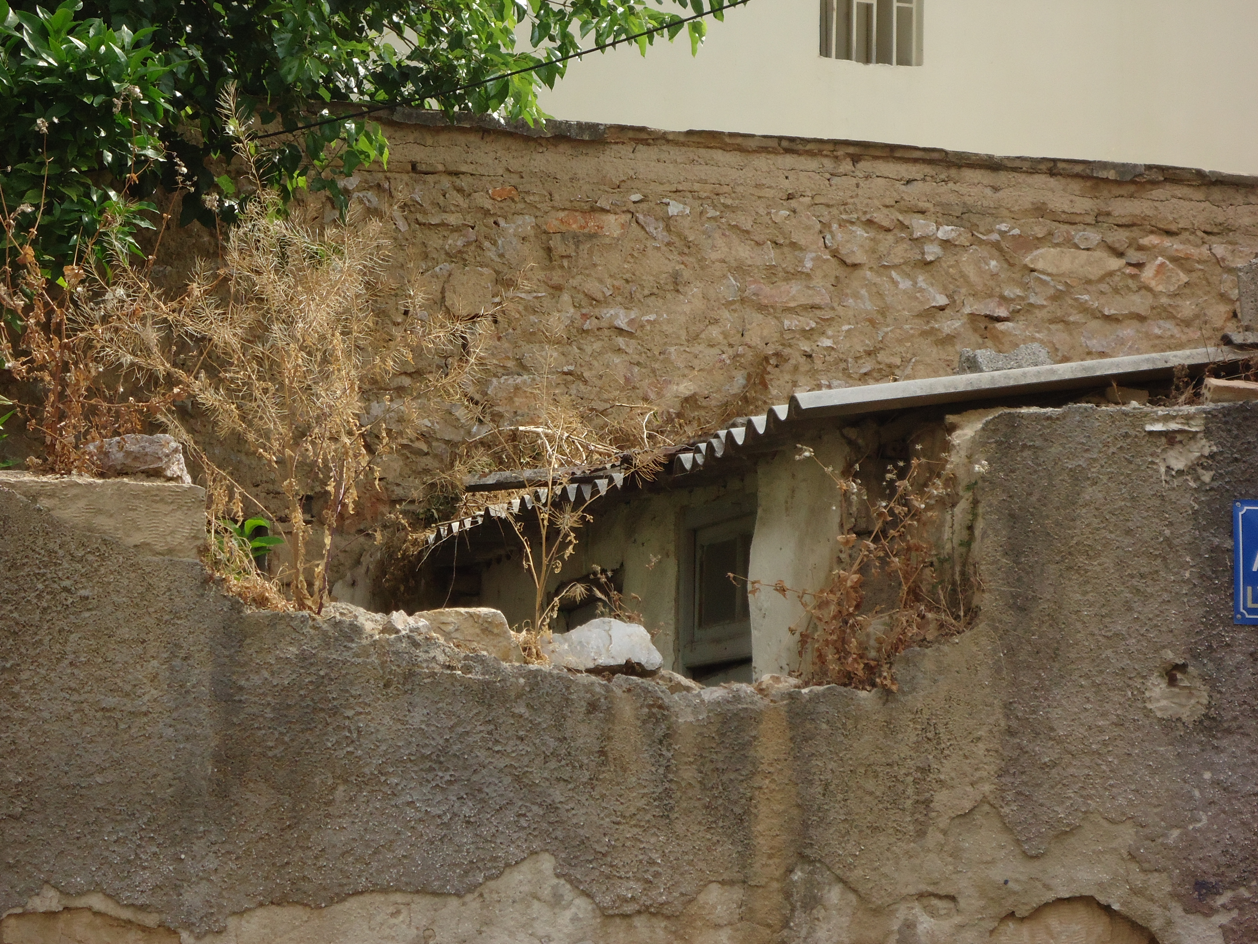 Detail of auxiliary building