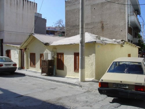 Εικ.1 Πρόχειρο ισόγειο σπίτι στην Κοκκινιά, διατηρημένο με συγκινητική επιμέλεια.