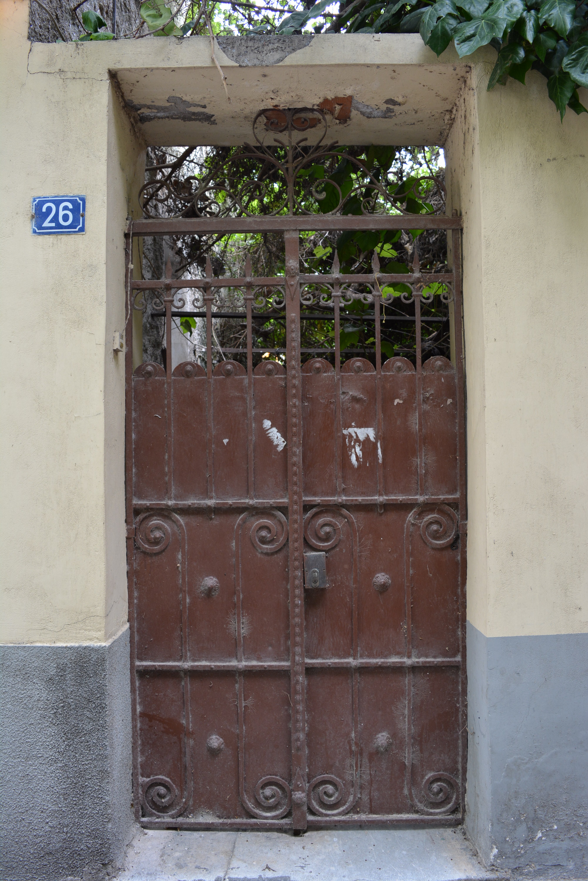 Secondary entrance door