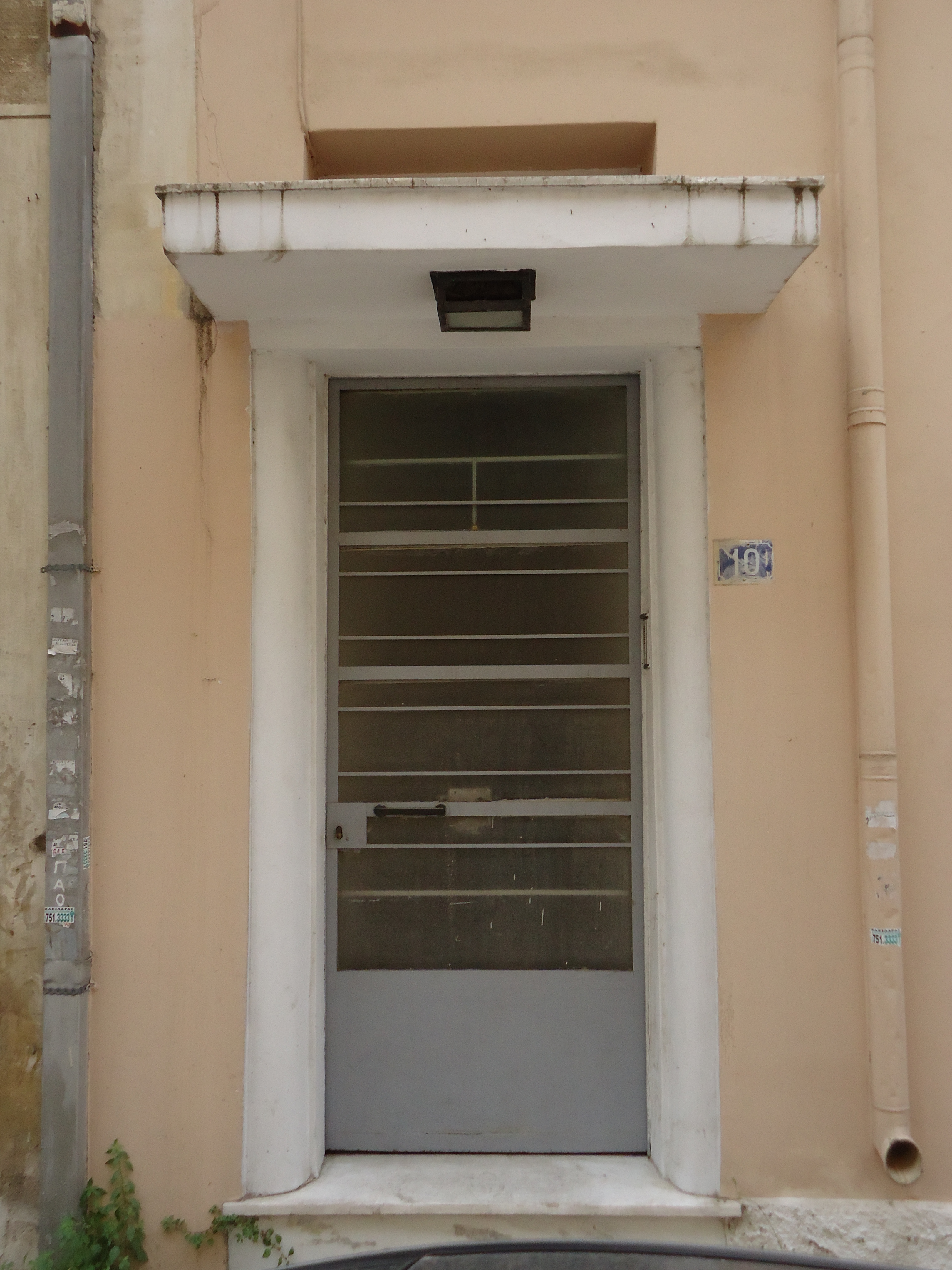Entrance door to the floor (2015)