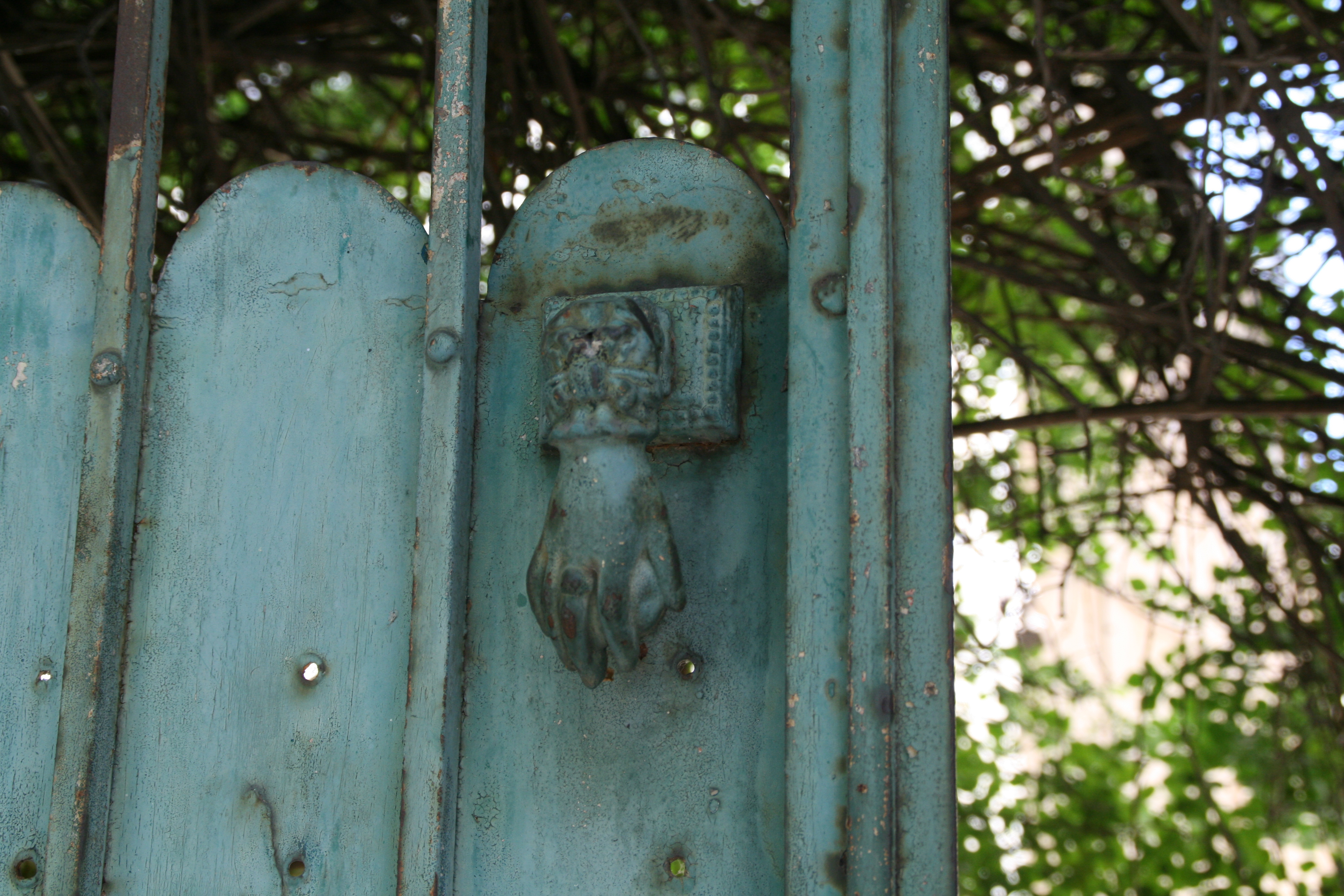 Detail of the courtyard door (2014)