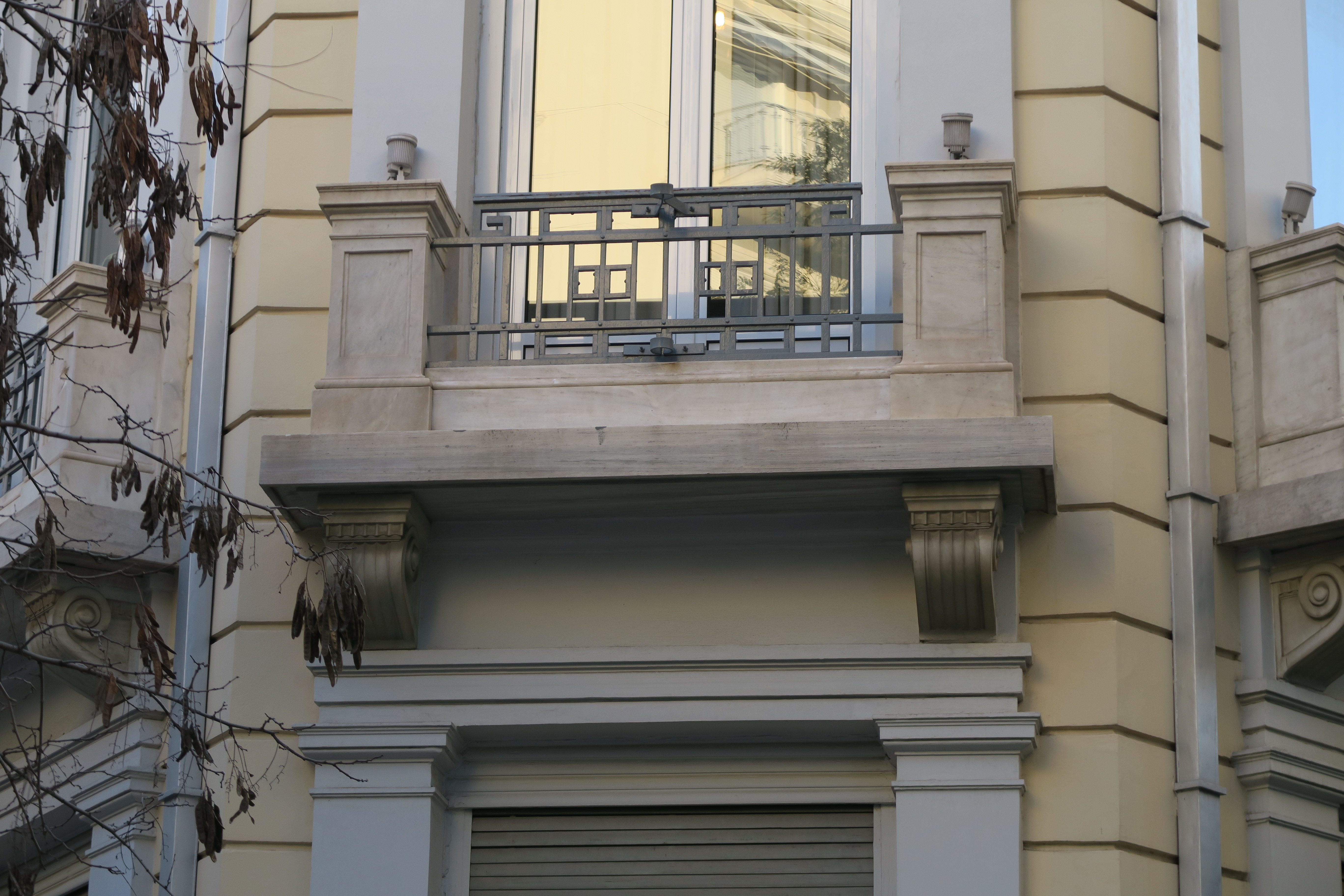 General view of balcony (2017)