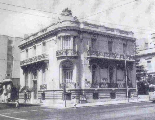 Εικ.3 Μέγαρο Λιβιεράτου, αρχ. Αλ. Νικολούδης, 1906-1909. Πηγή: Κ. Μπίρη, Αι Αθήναι, 2005,σελ. 269.