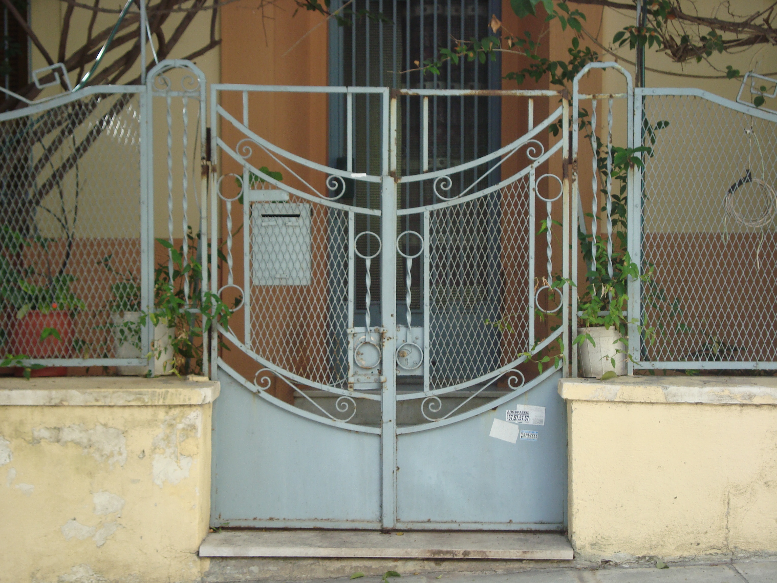 View of the yard door (2015)