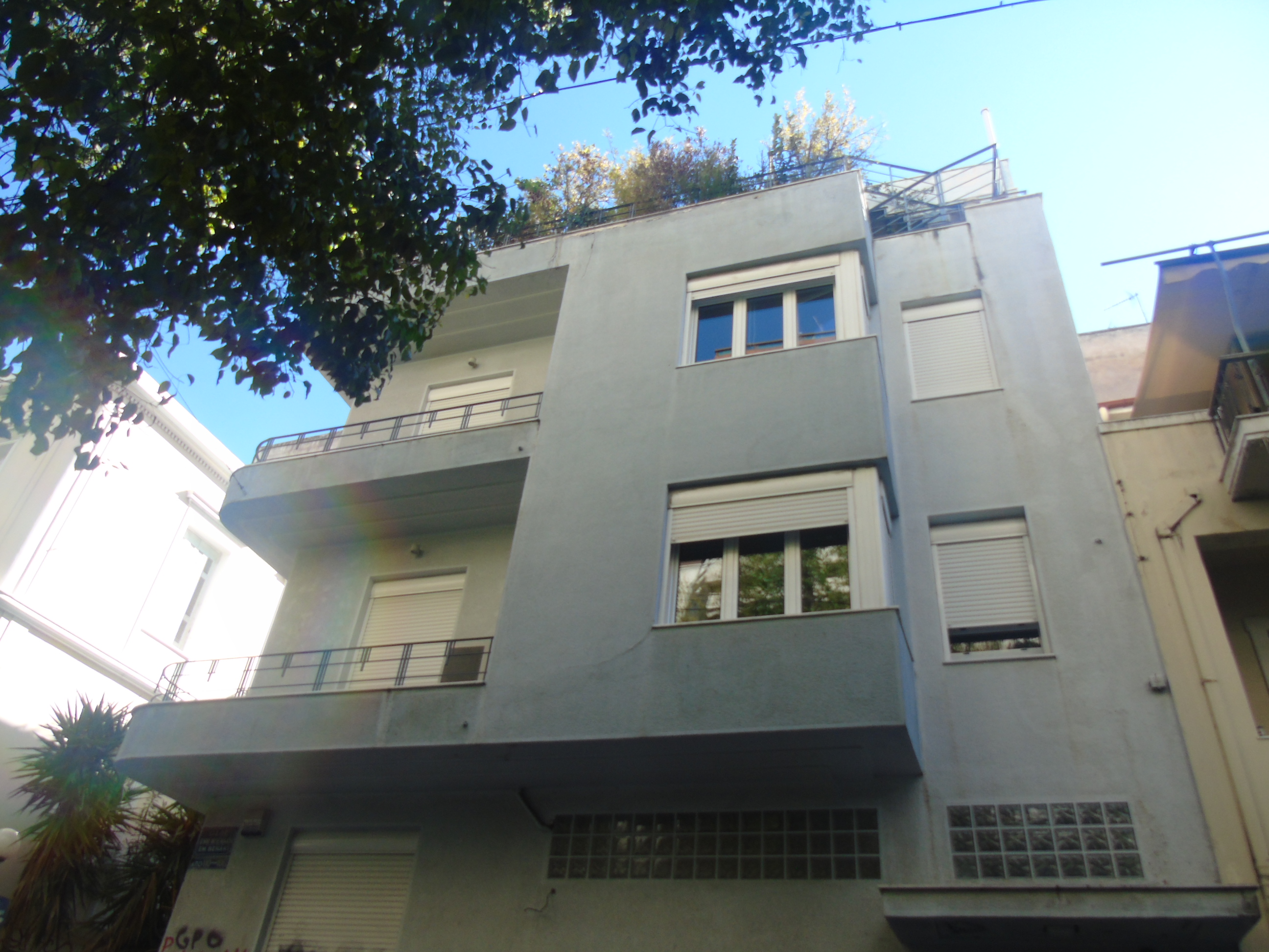 Λεπτομέρεια όψης επί της οδού Μπενάκη