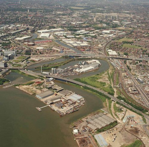 Αεροφωτογραφία στη συμβολή των ποταμών Τάμεση και Lea. Πηγή:http://www.5thstudio.co.uk