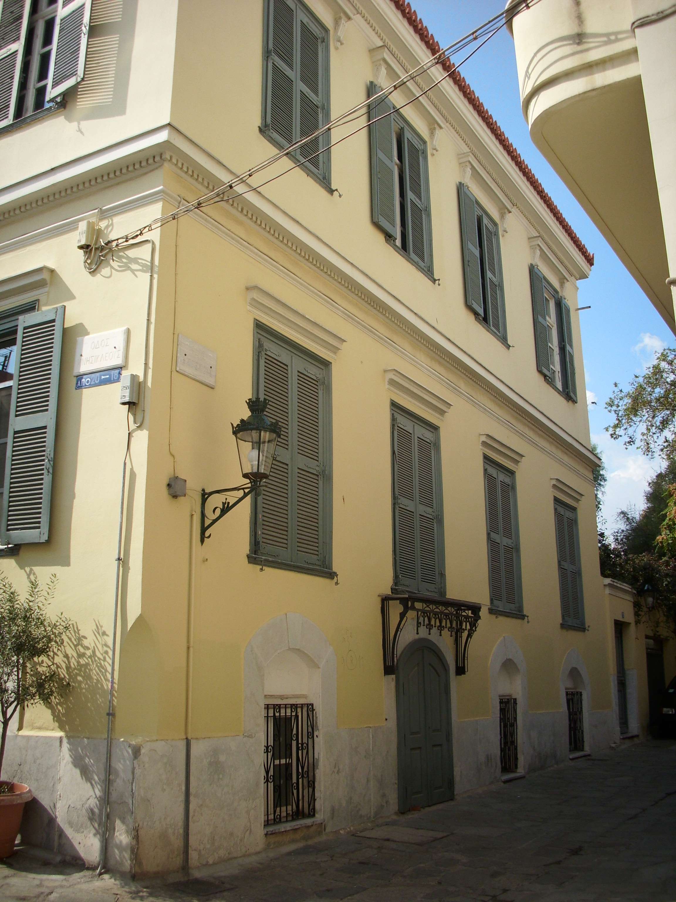 Γενική όψη επί της οδού Διογένους