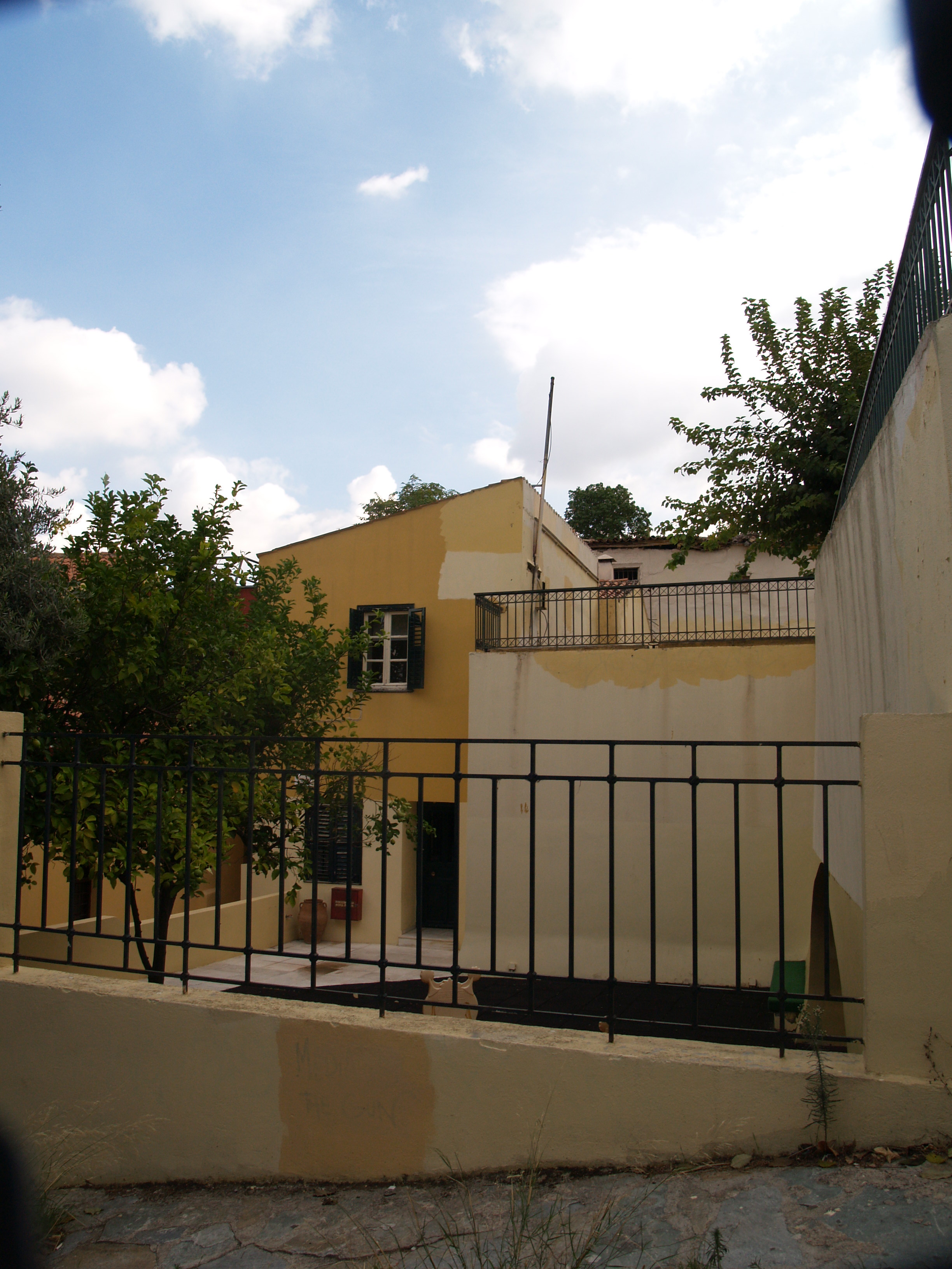 Λεπτομέρεια όψης επί της οδού Διοσκούρων