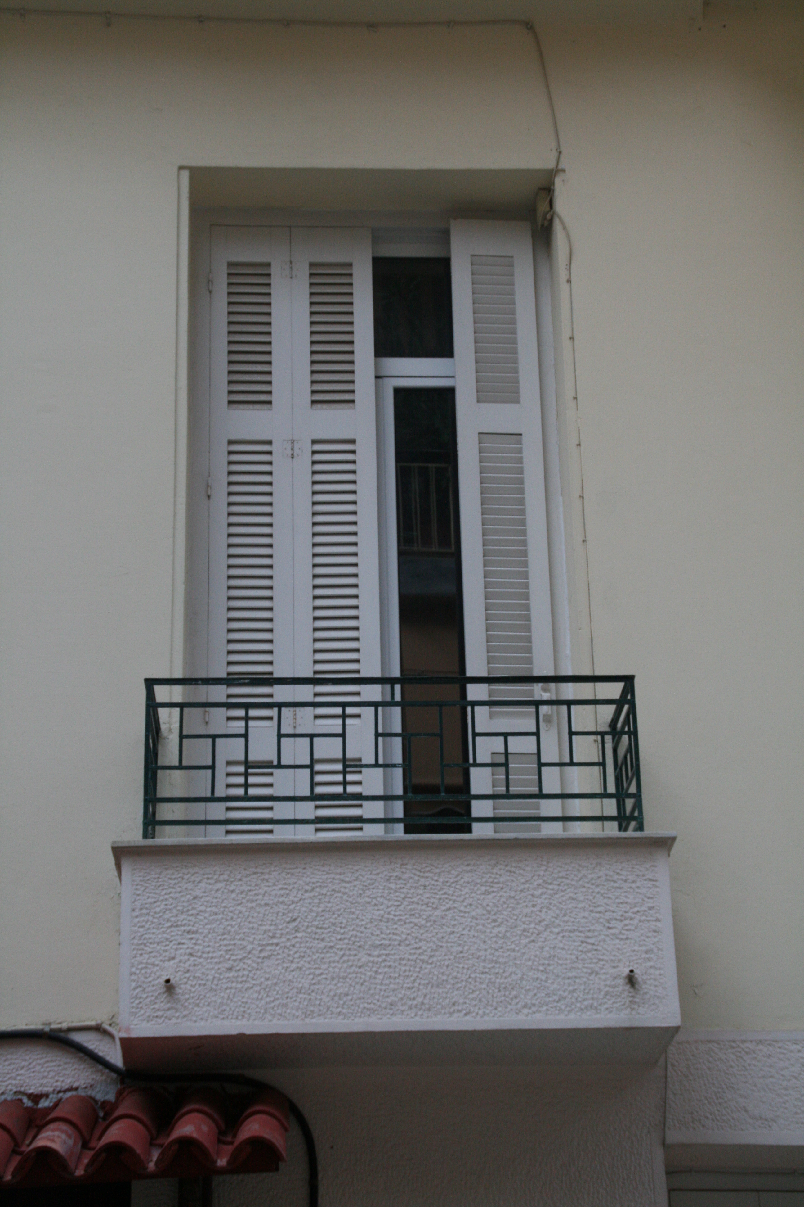 Detail of the main facade, balcony of the 1st floor (2015)