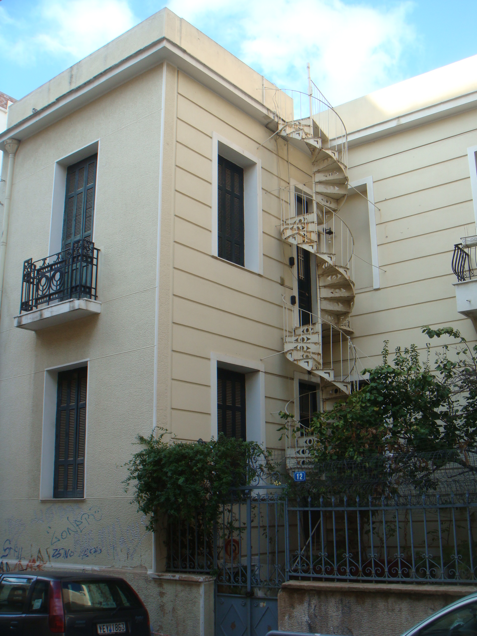 Λεπτομέρεια πίσω όψης (2013)