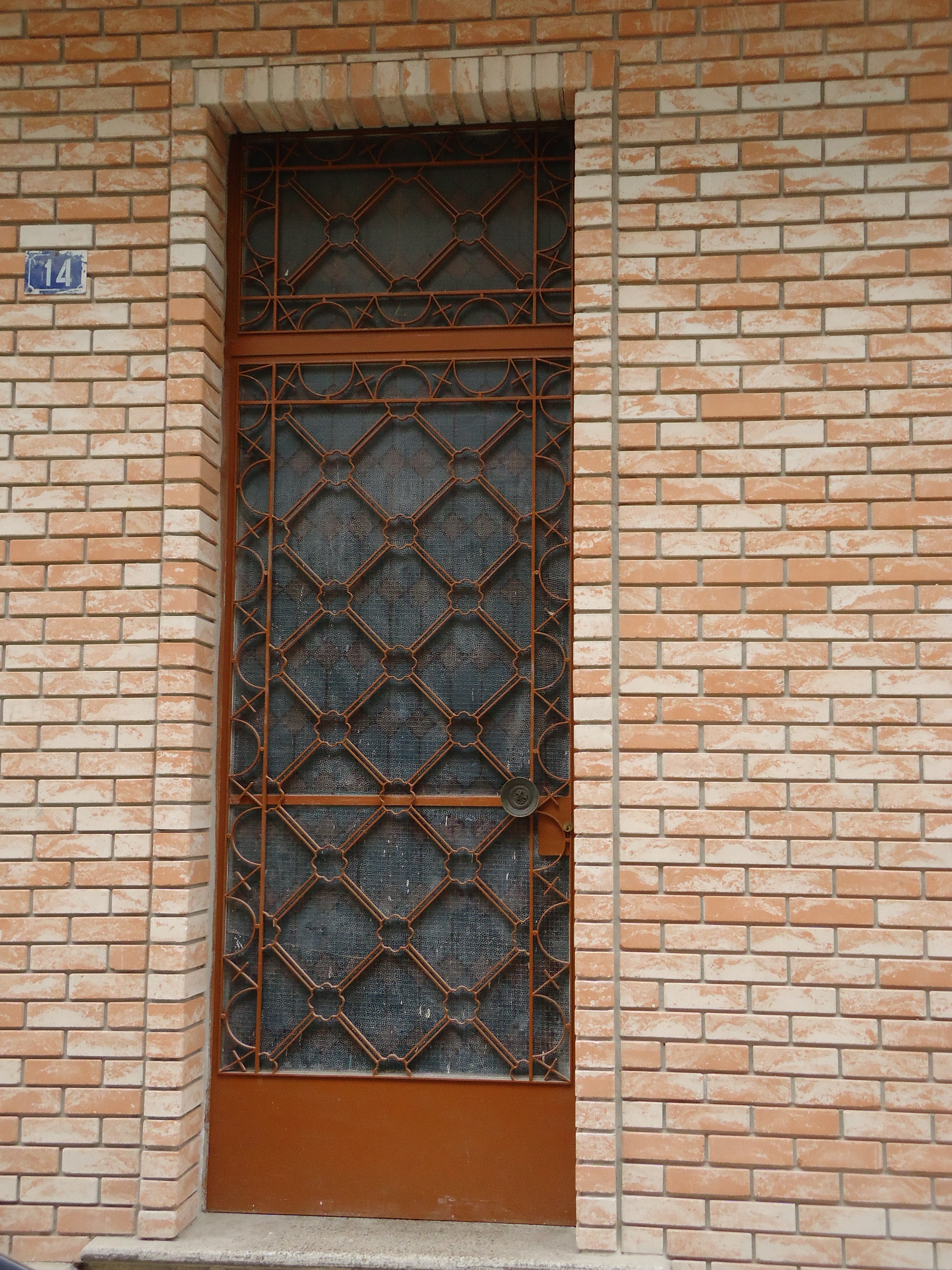 Entrance door to the ground floor (2015)