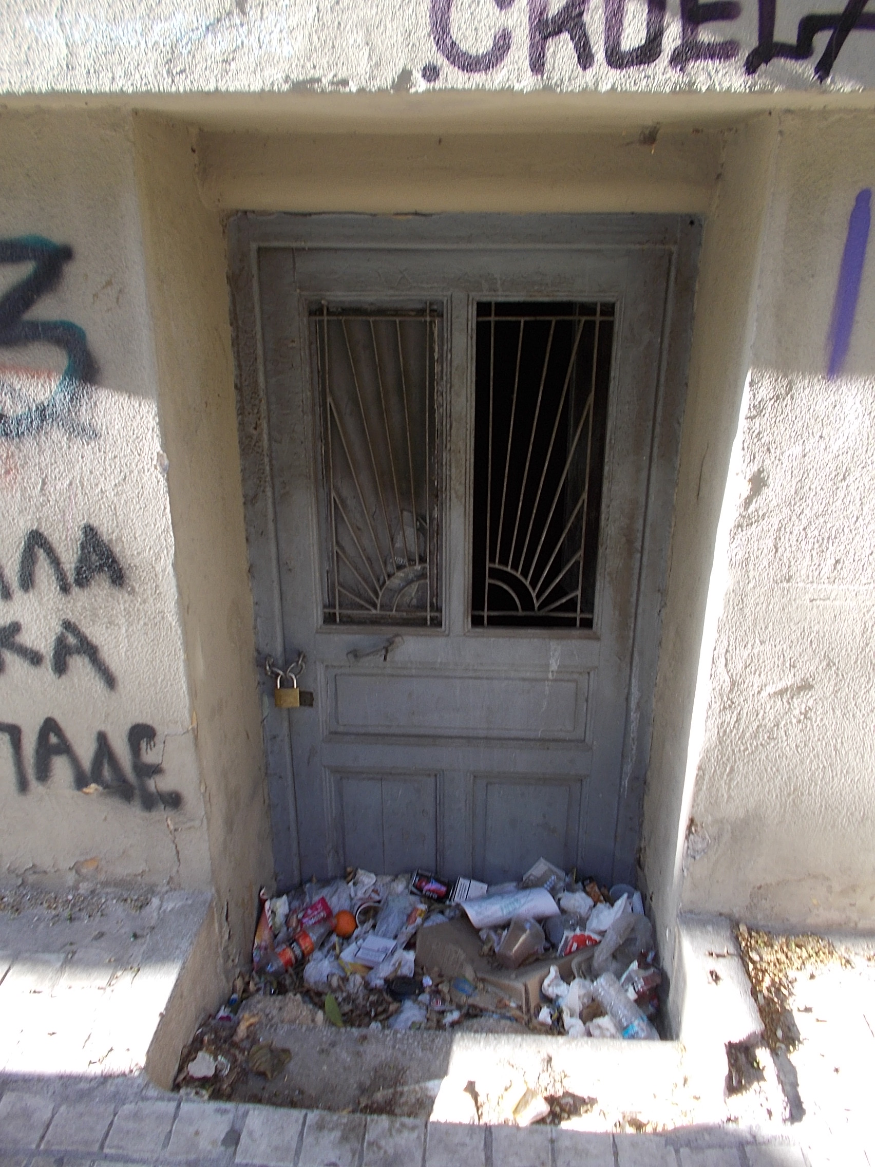 Γενική θύρας υπογείου