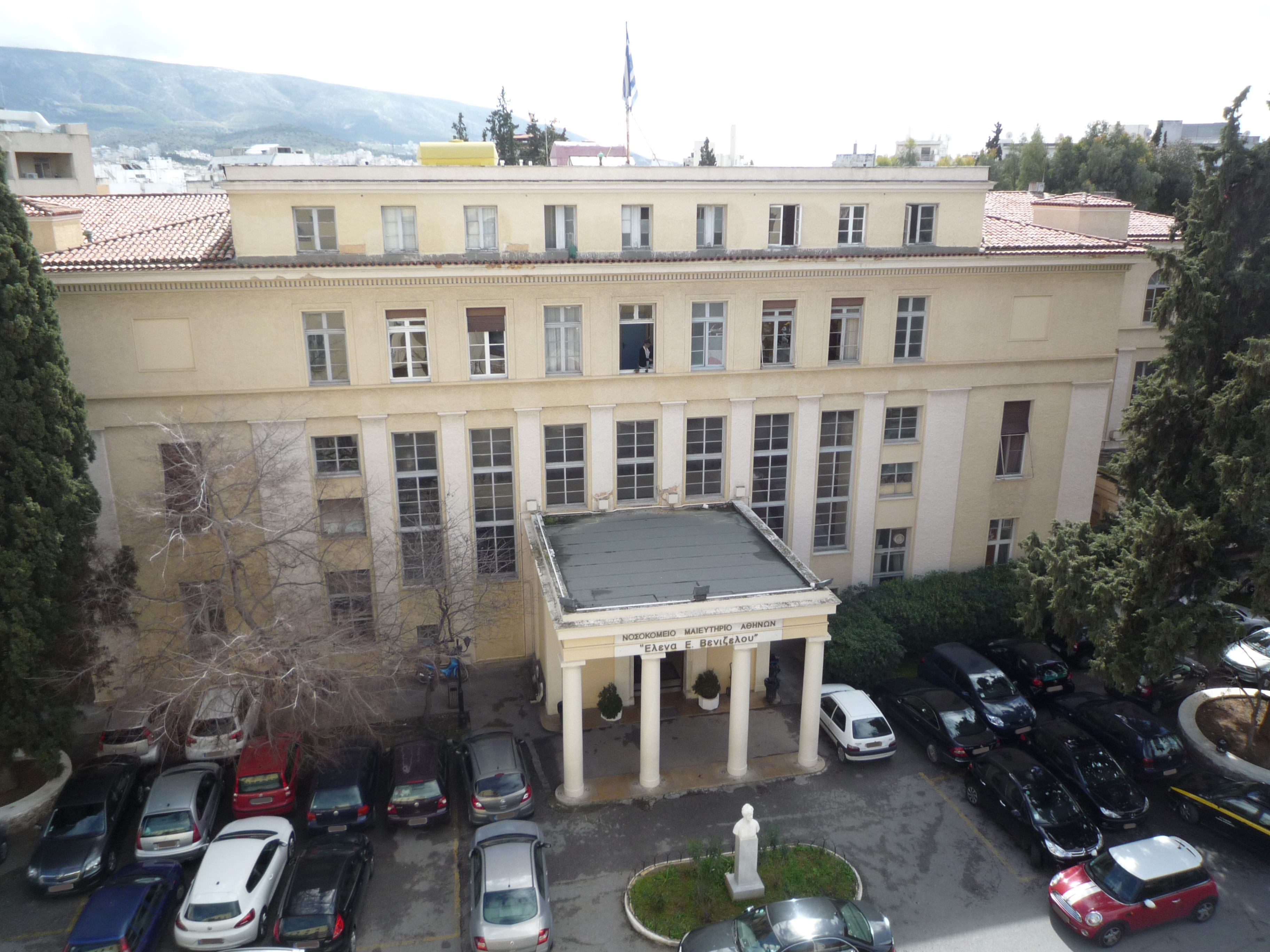 General view of the entrance of the central building(2014)