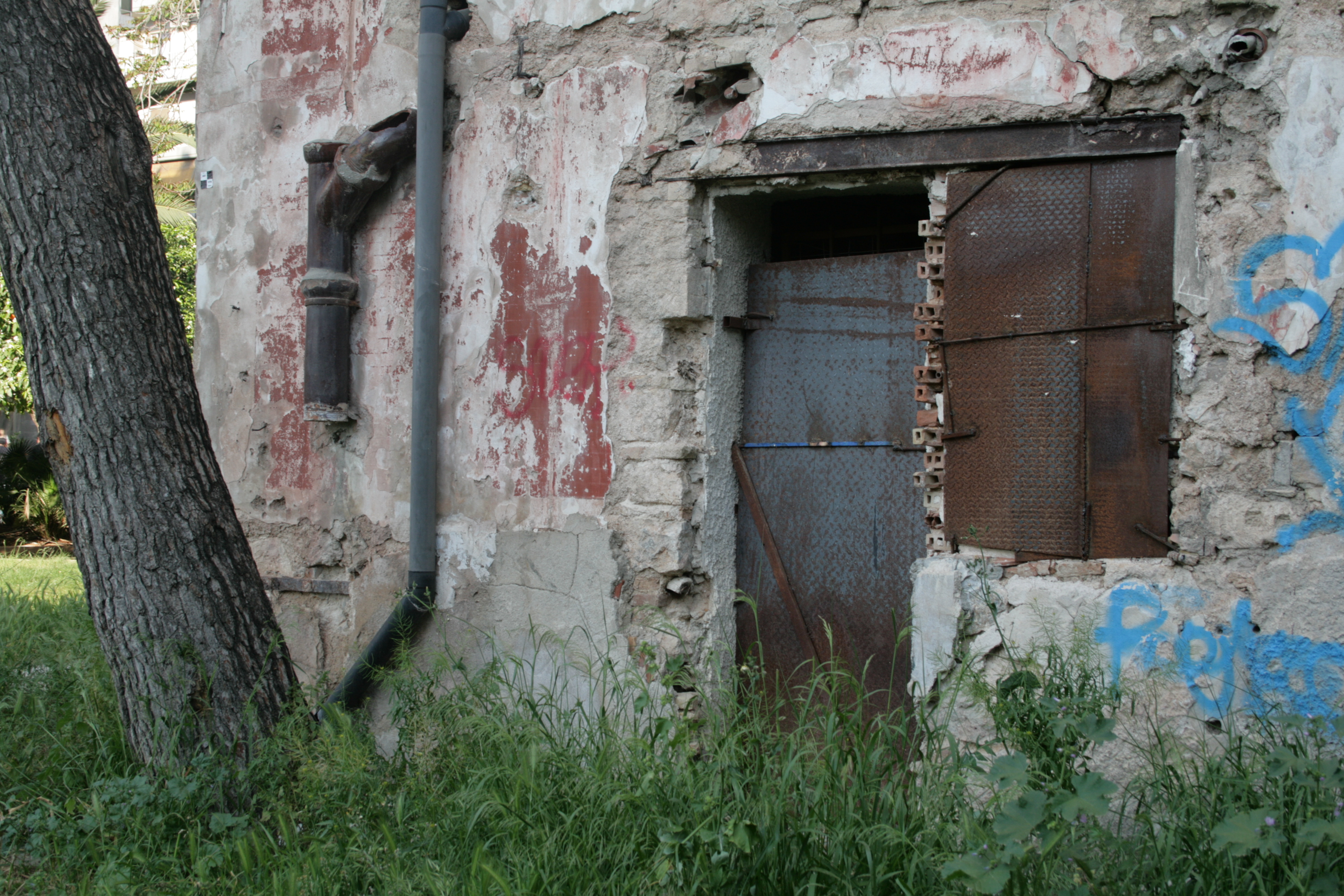 Wall detail of the back side