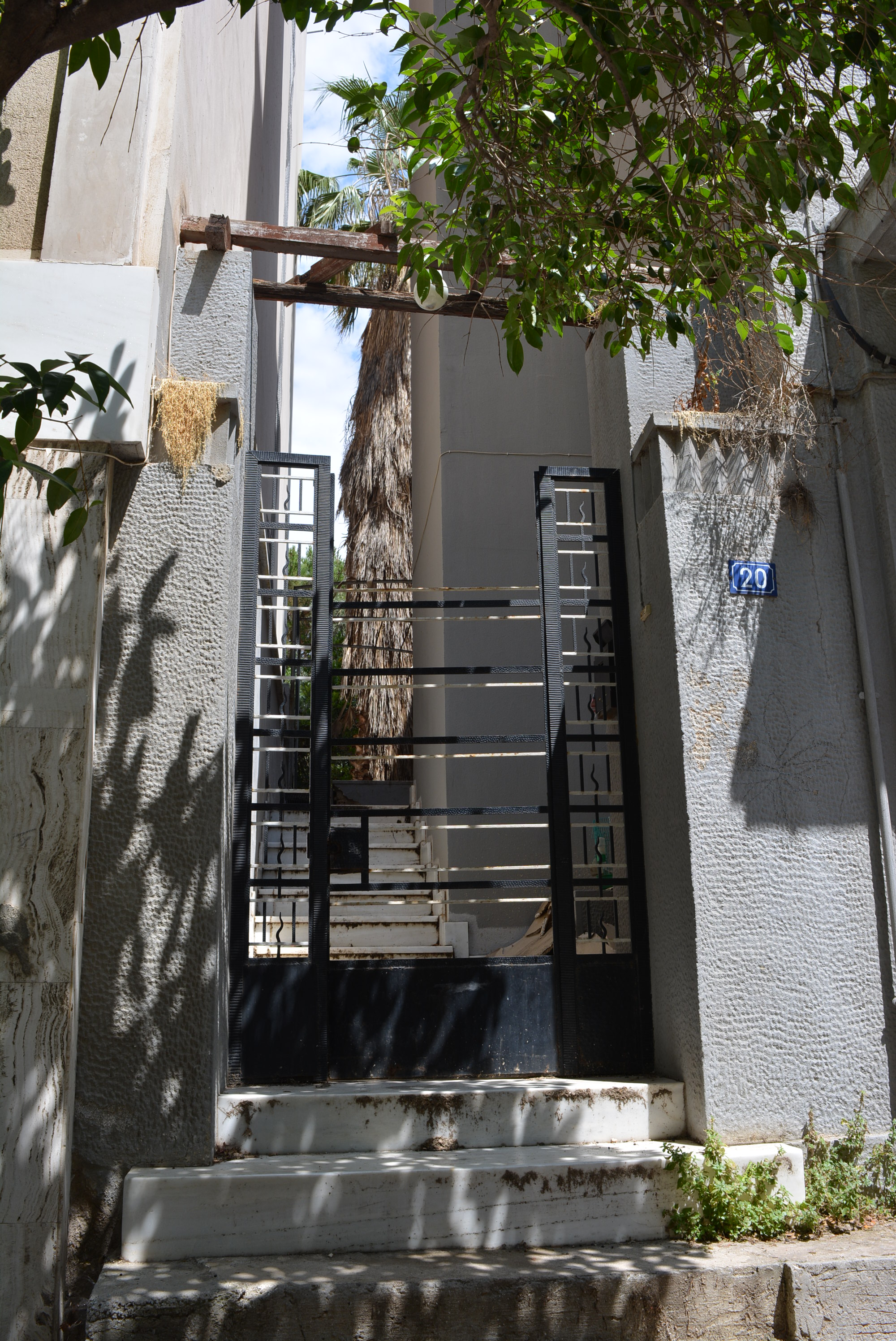 Γενική μεταλλικής αυλόθυρας (οδός Νικοσθένους)