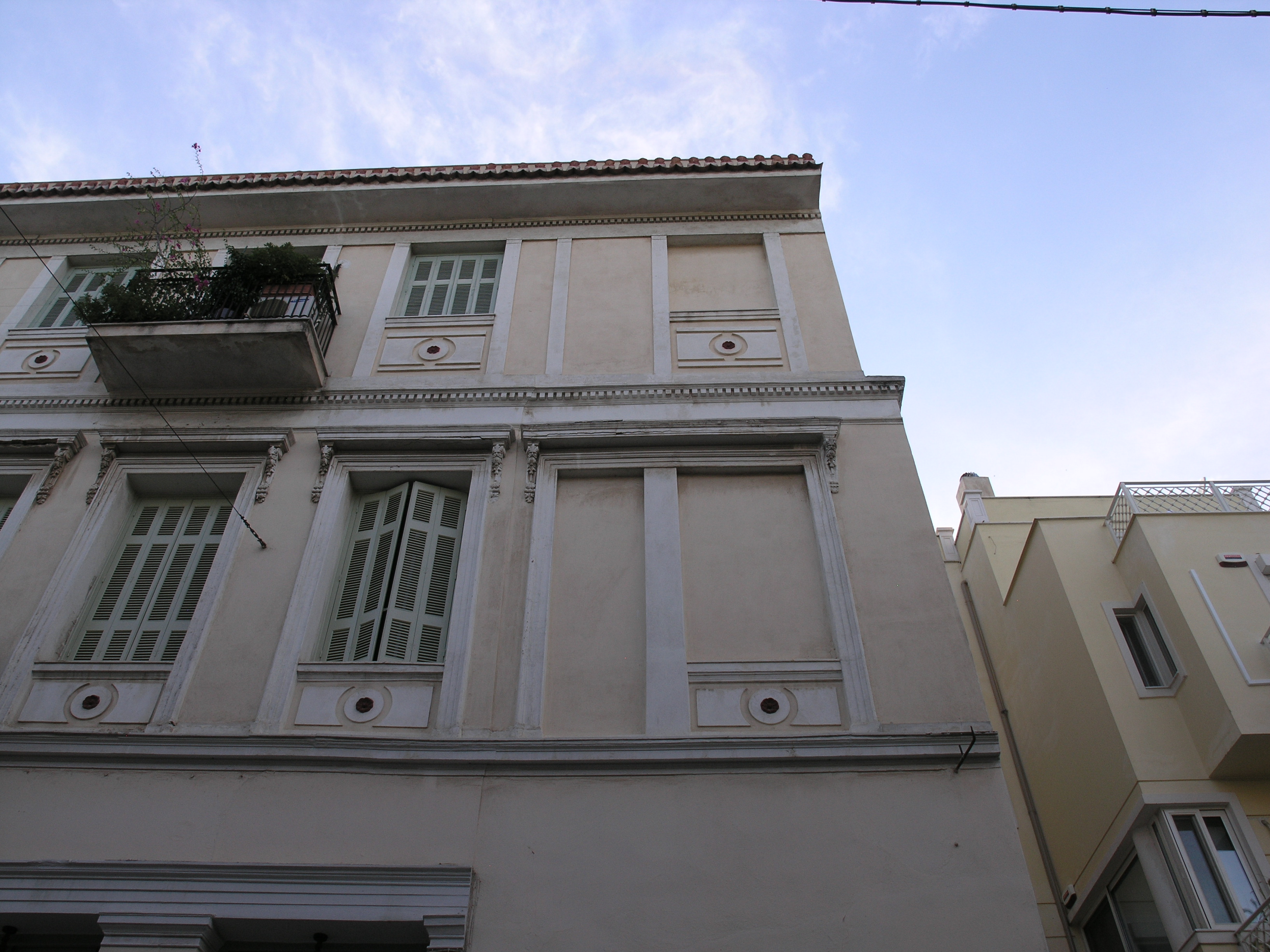 Λεπτομέρεια κύριας όψης επί της οδού Αμφικτύονος