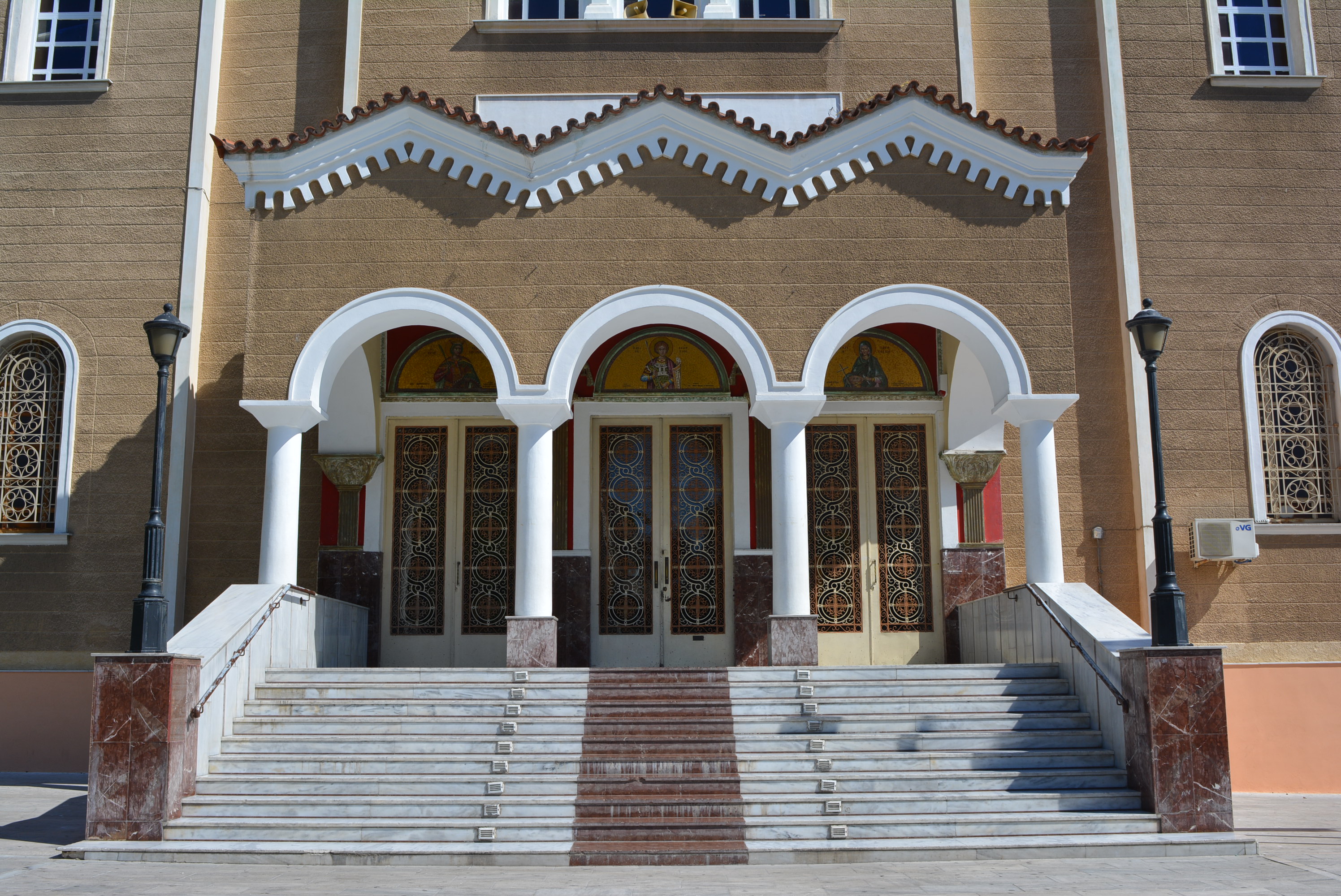 Detail of the main entrance