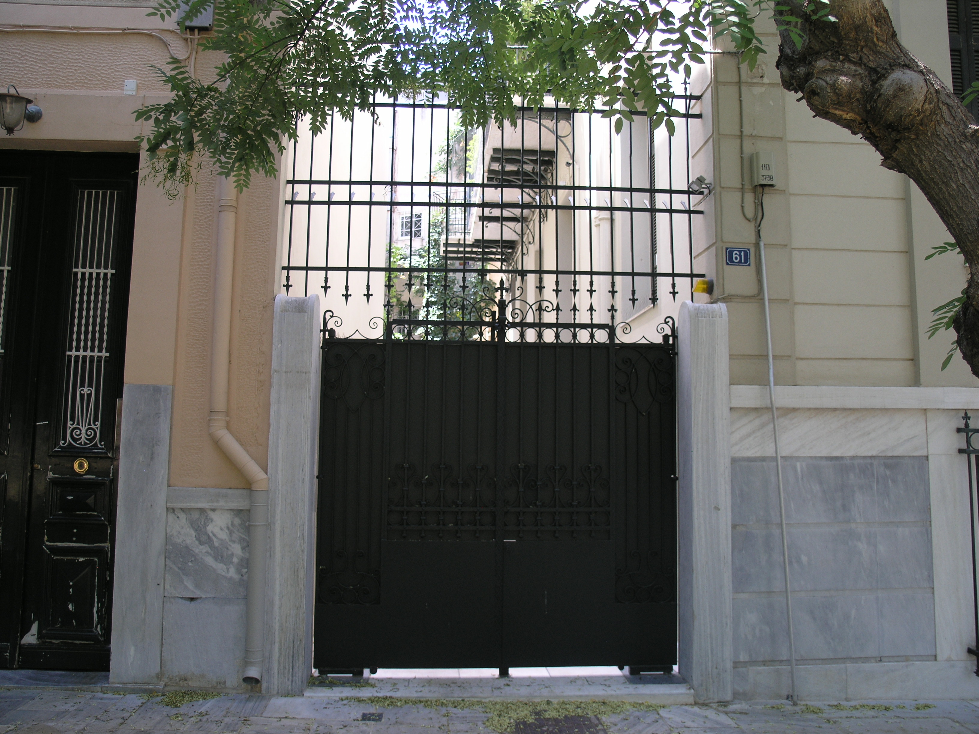 Γενική αυλόθυρας