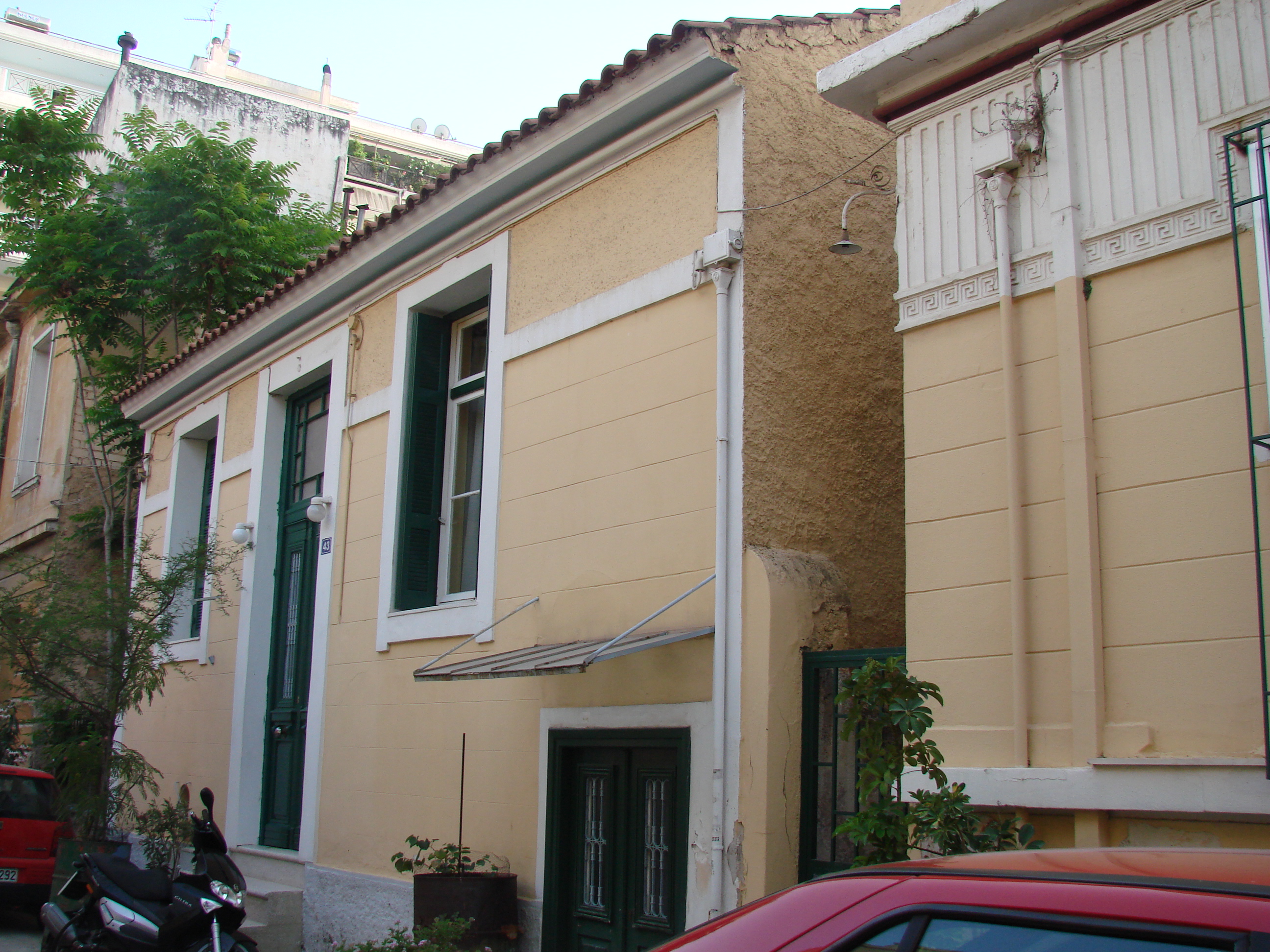 Γενική κύριας όψης κτηρίου (2013)