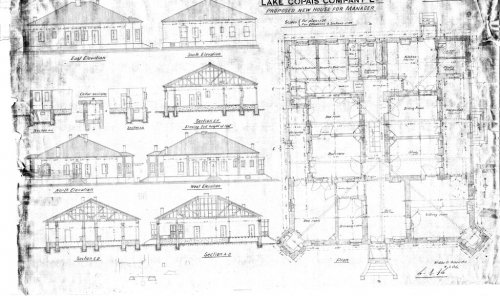 Εικ. 9: Σχέδιο του 1913, όπου απεικονίζονται οι όψεις, τρεις τομές, δύο μικρές τομές του υπογείου και η κάτοψη της κατοικίας του διευθυντή. Πηγή: Οργανισμός Κωπαΐδας (2009)