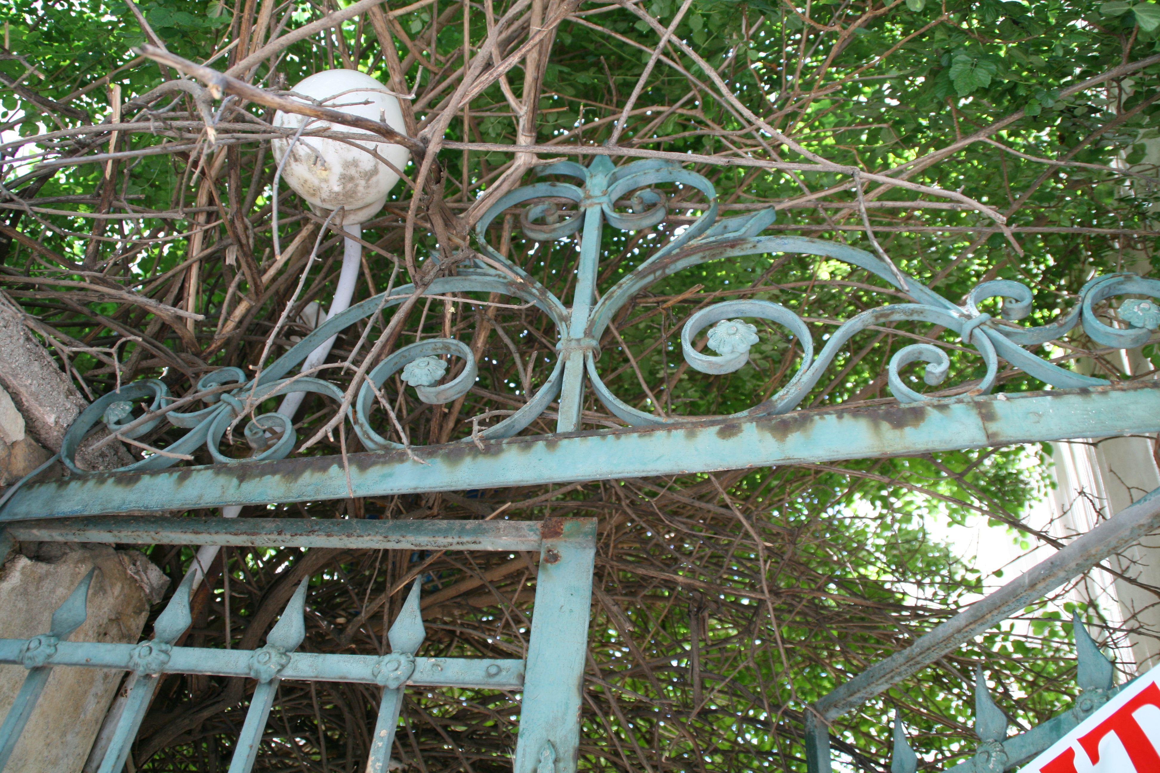 Detail the courtyard door (2014)