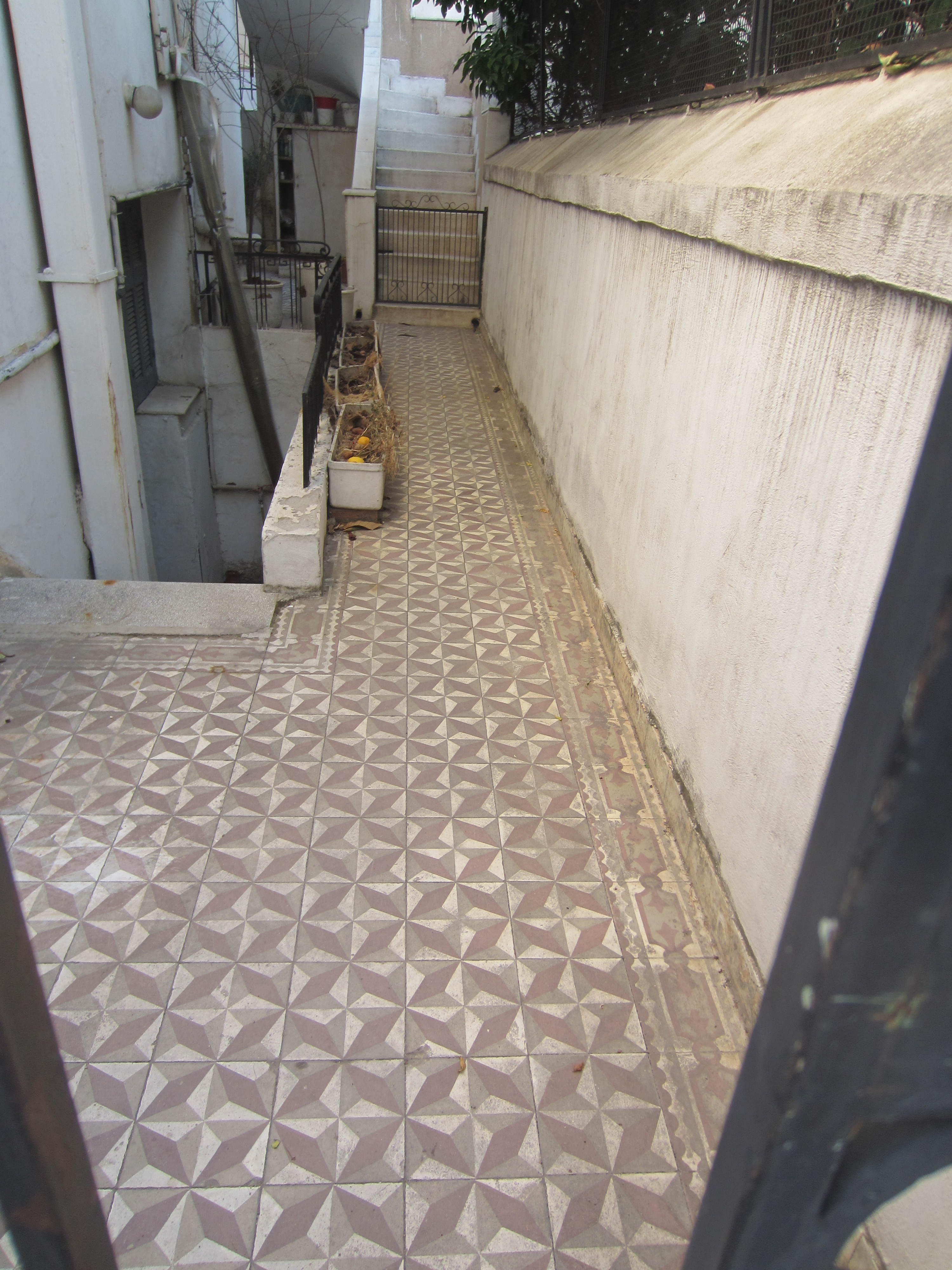 Yard ciment tiles