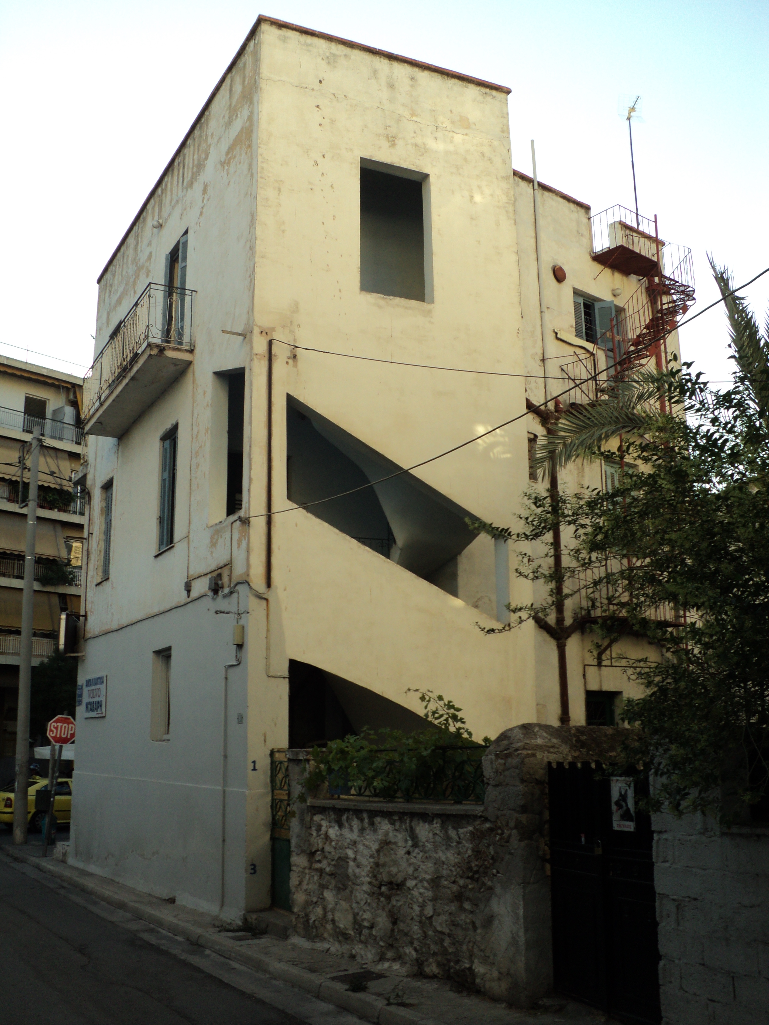 Γενική πλάγιας και οπίσθιας όψης