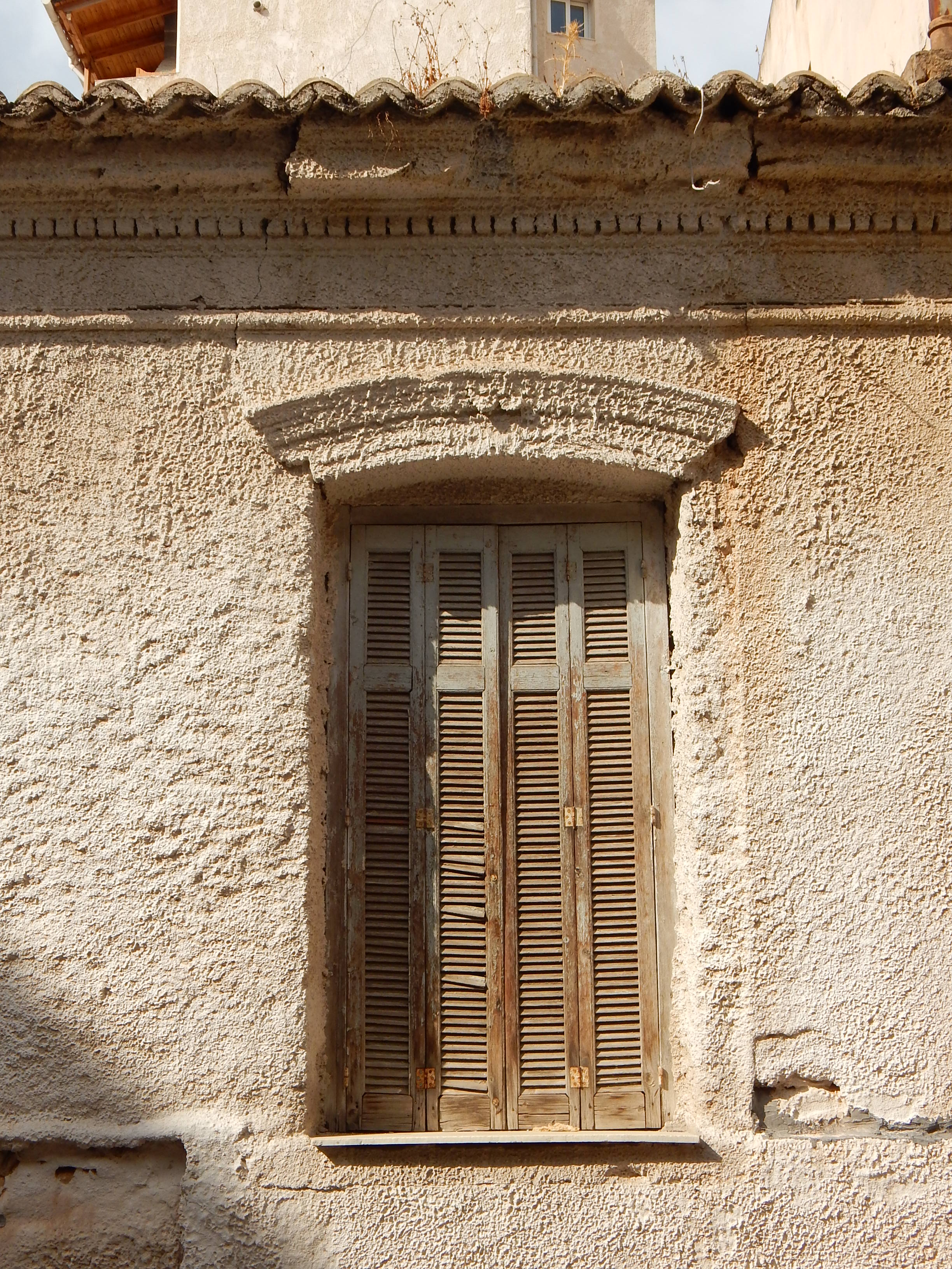 Façade detail on Eretrias Street (2015)