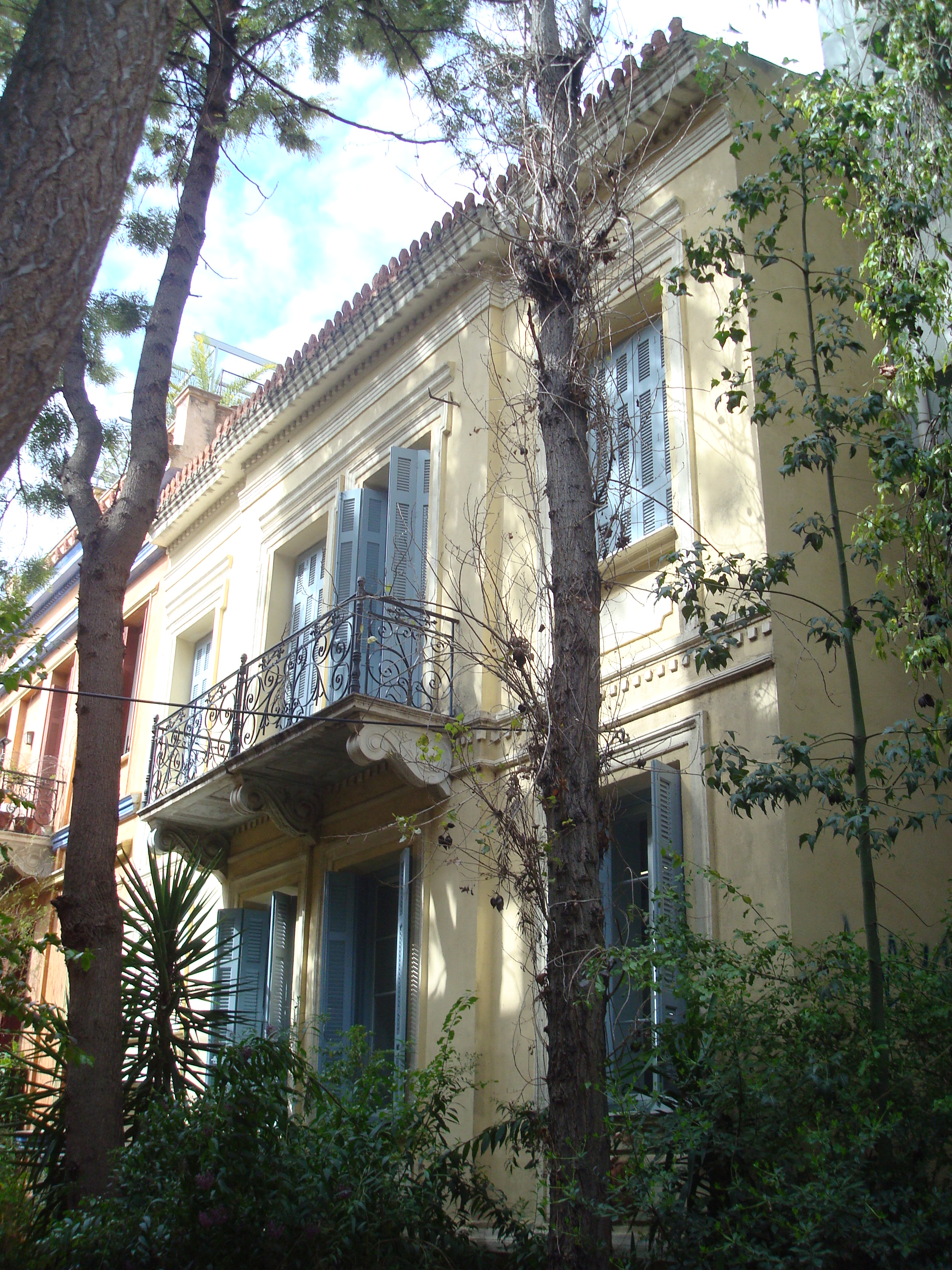 View of facade (2015)