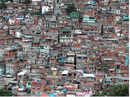 Όψεις των favelas στο Ρίο
http://bpO.blogger.com/_U40bf96w-bw/RbYH31IVRZI/AAAAAAAAABc/Z38iPdpseQI/s1600-h/geitonies-1.jpg