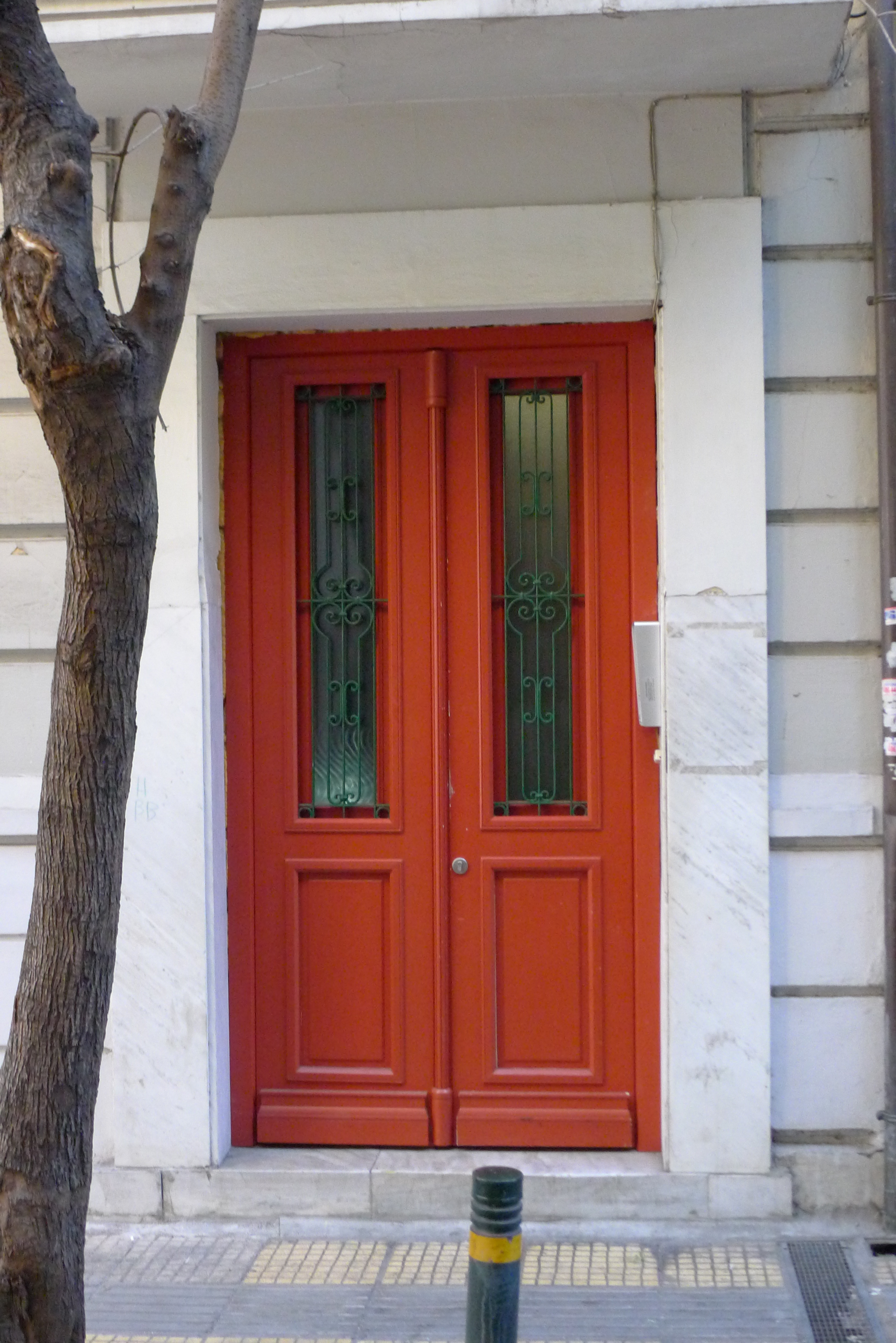 Θύρα εισόδου (2013)
