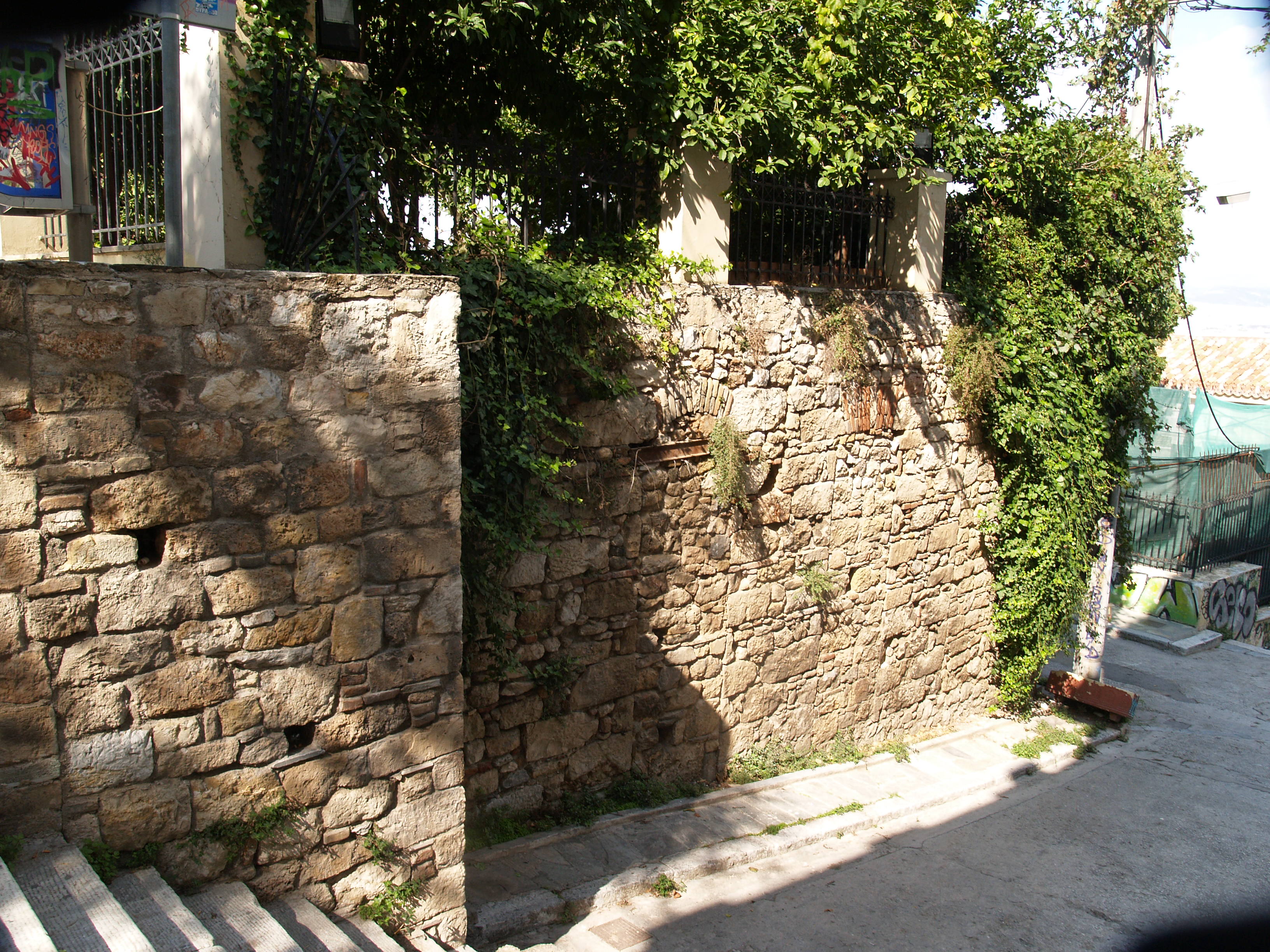Λεπτομέρεια όψης επί της οδού Πανός