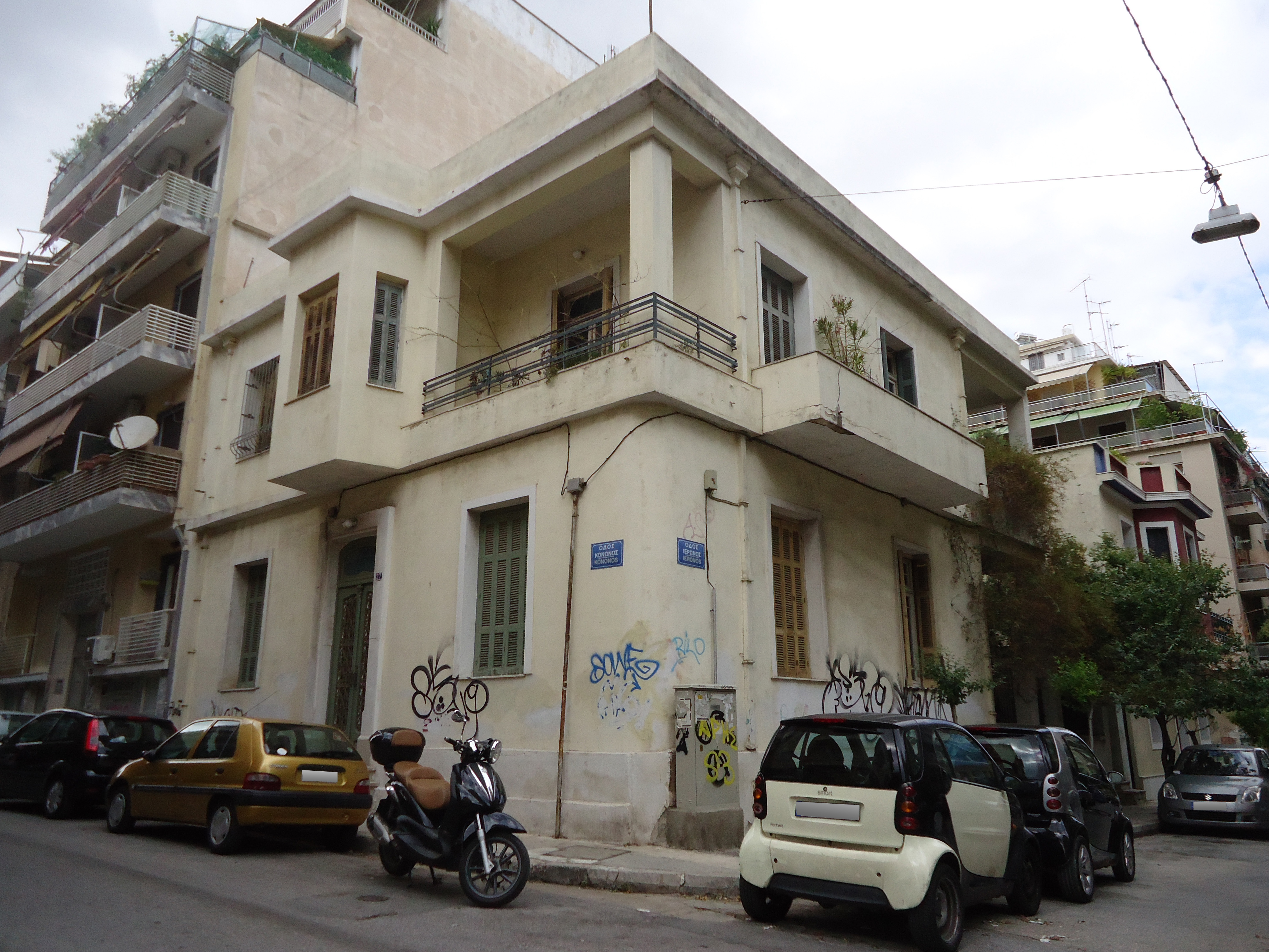 Γενική κτηρίου από τη συμβολή των οδών Κόνωνος και Ιέρωνος